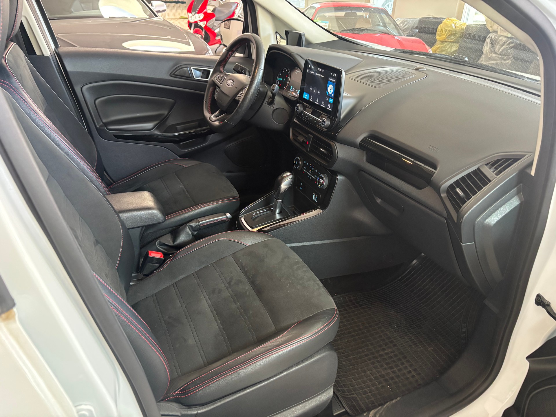 FORD EcoSport 1.0 SCTi ST-Line Automat-image-9