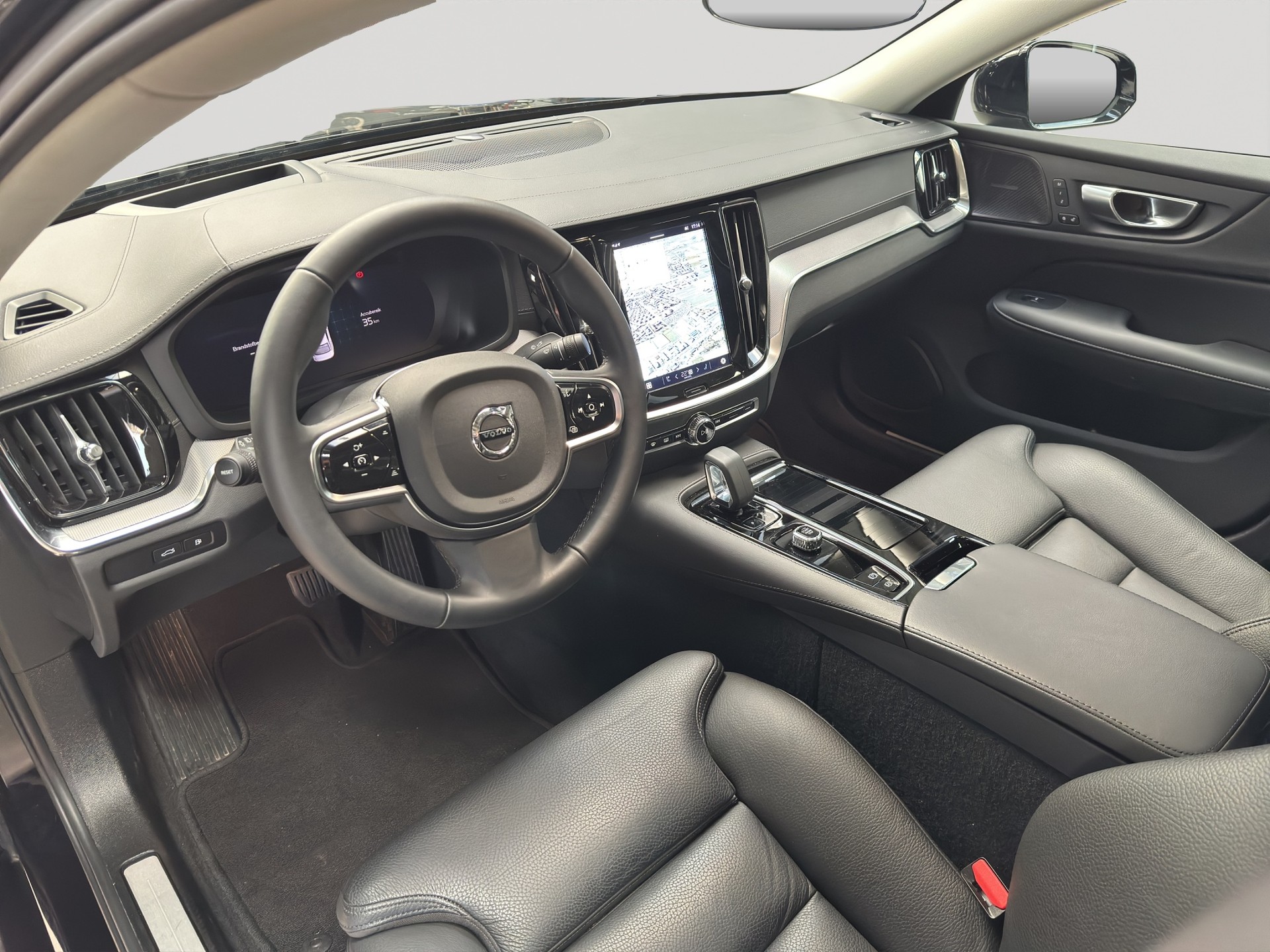 VOLVO S60 T8 e AWD Ultimate Dark Geartronic-image-6