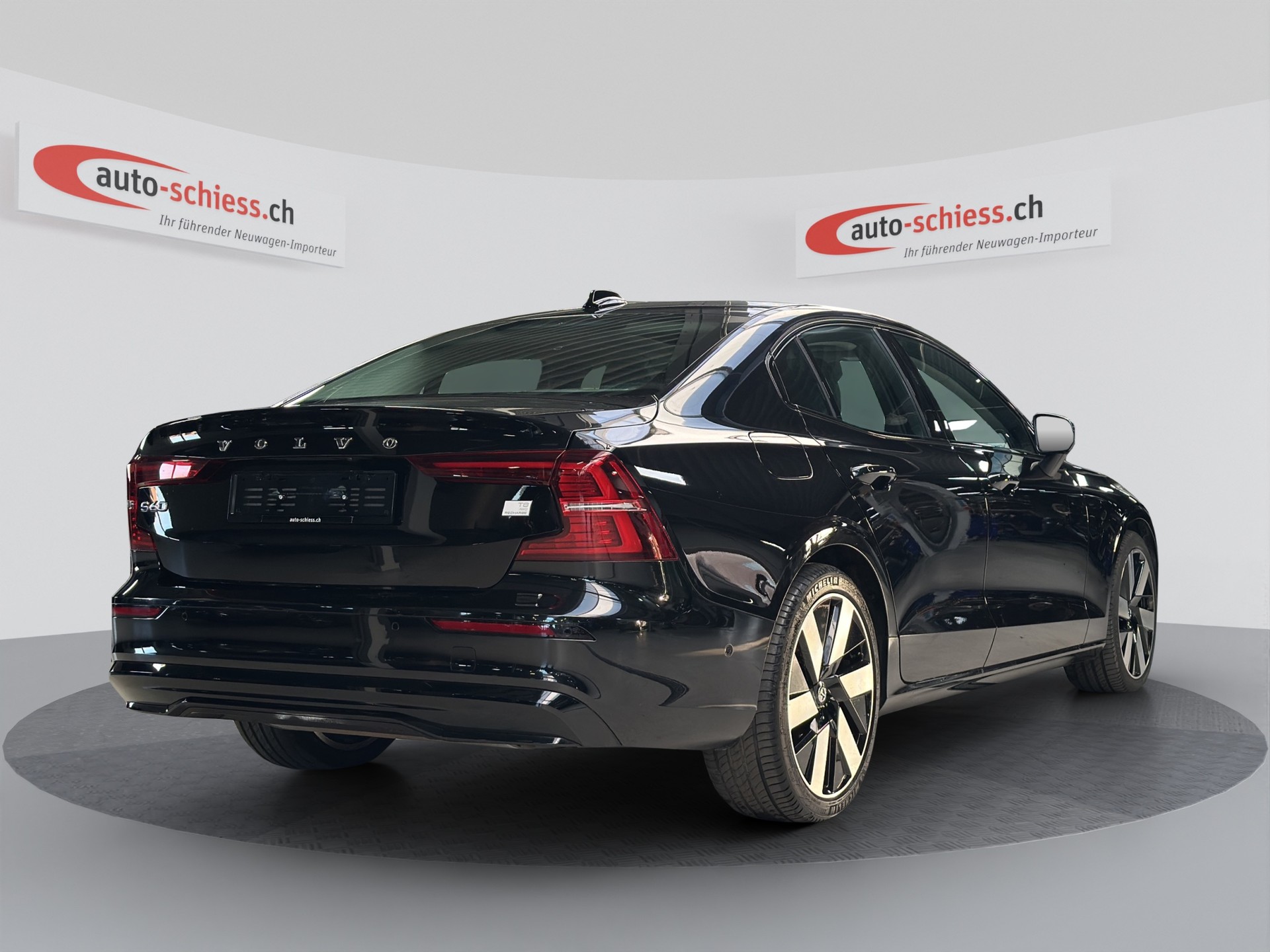 VOLVO S60 T8 e AWD Ultimate Dark Geartronic-image-4