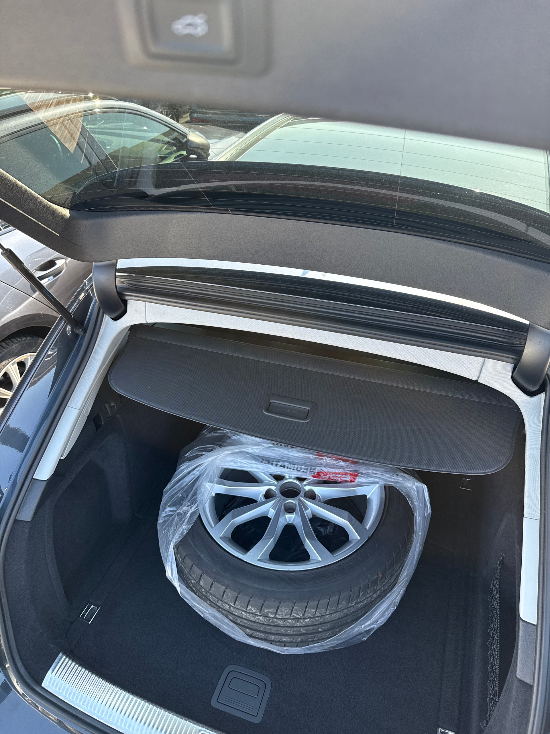 AUDI A4 Avant 2.0 TDI quattro S-tronic *S-Line *CH Fahrzeug *Ab MFK *Tempomat *Zwei Schlüssel *8 Fach bereift-image-4