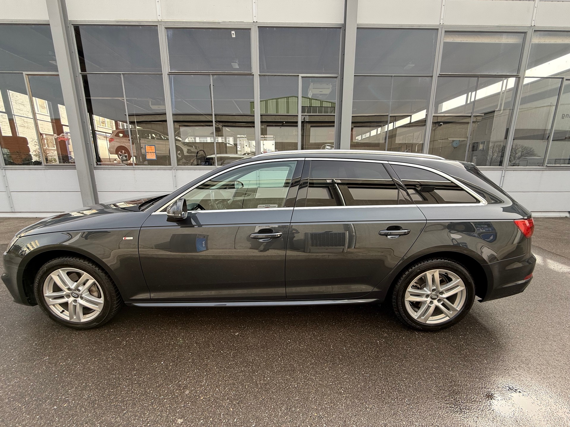 AUDI A4 Avant 2.0 TDI quattro S-tronic *S-Line *CH Fahrzeug *Ab MFK *Tempomat *Zwei Schlüssel *8 Fach bereift-image-6
