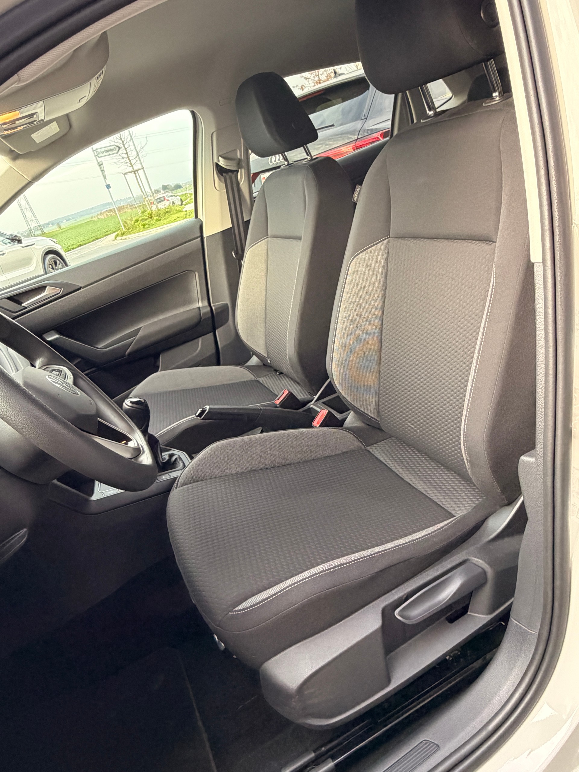 VW Polo 1.0 TSI Basis-image-5