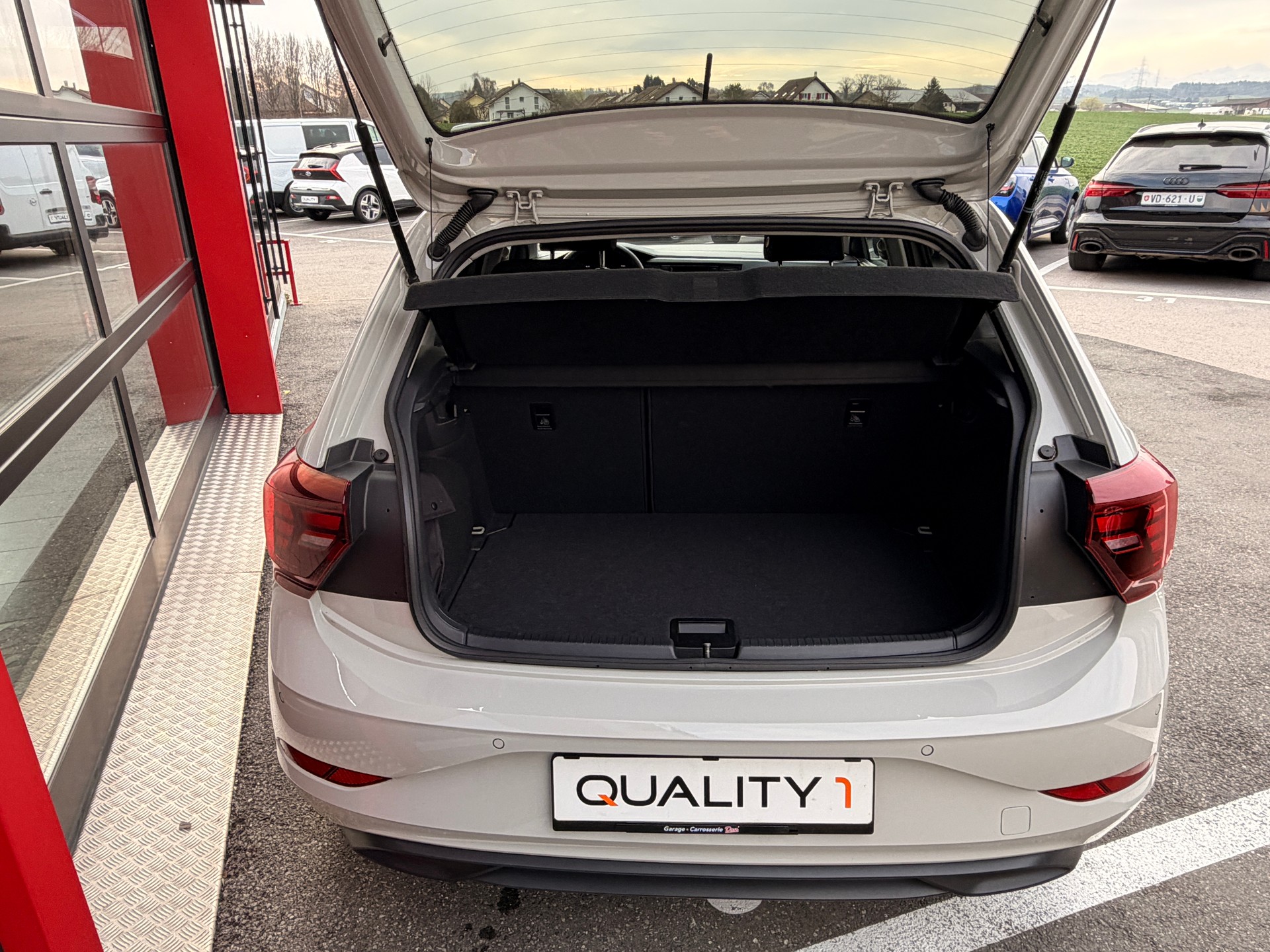 VW Polo 1.0 TSI Basis-image-4