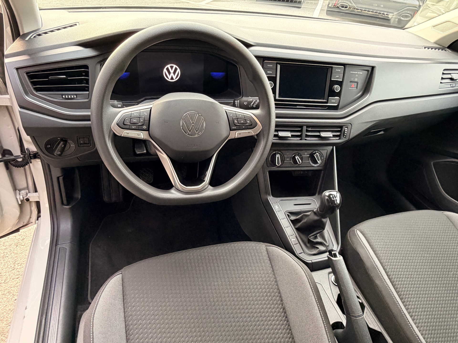VW Polo 1.0 TSI Basis-image-6