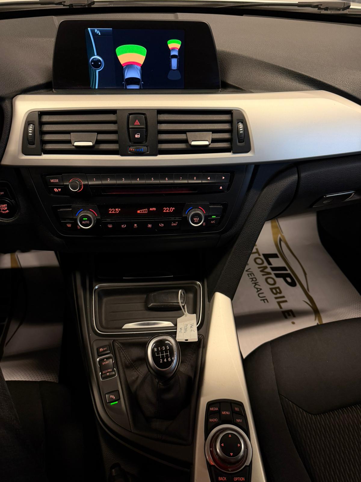 BMW 316d Touring Business-image-11