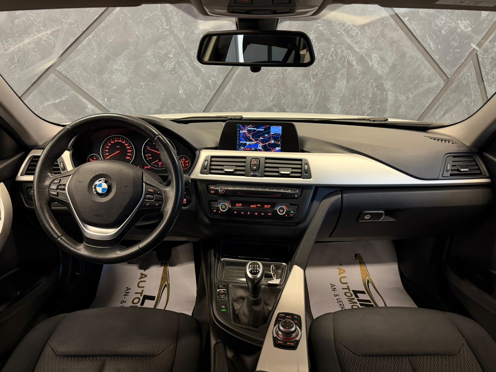 BMW 316d Touring Business-image-8