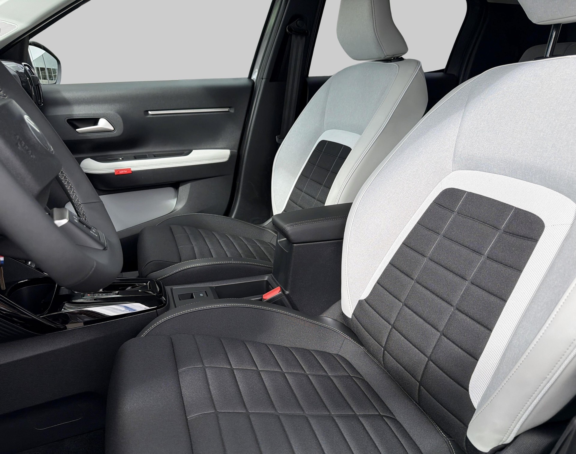 CITROEN C3 1.2 Hybrid Max-image-12