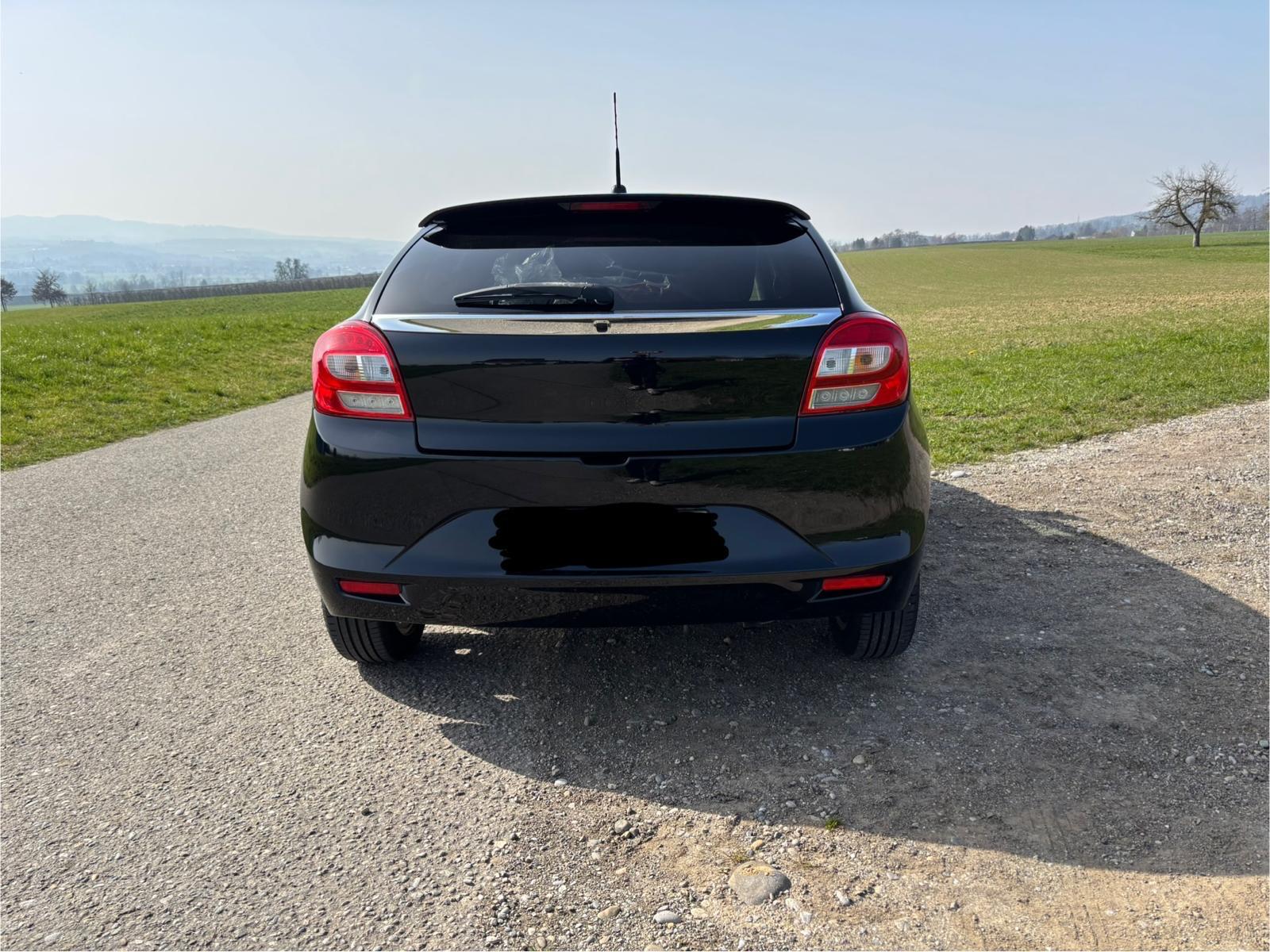 SUZUKI Baleno 1.2i Compact Top Hybrid-image-2