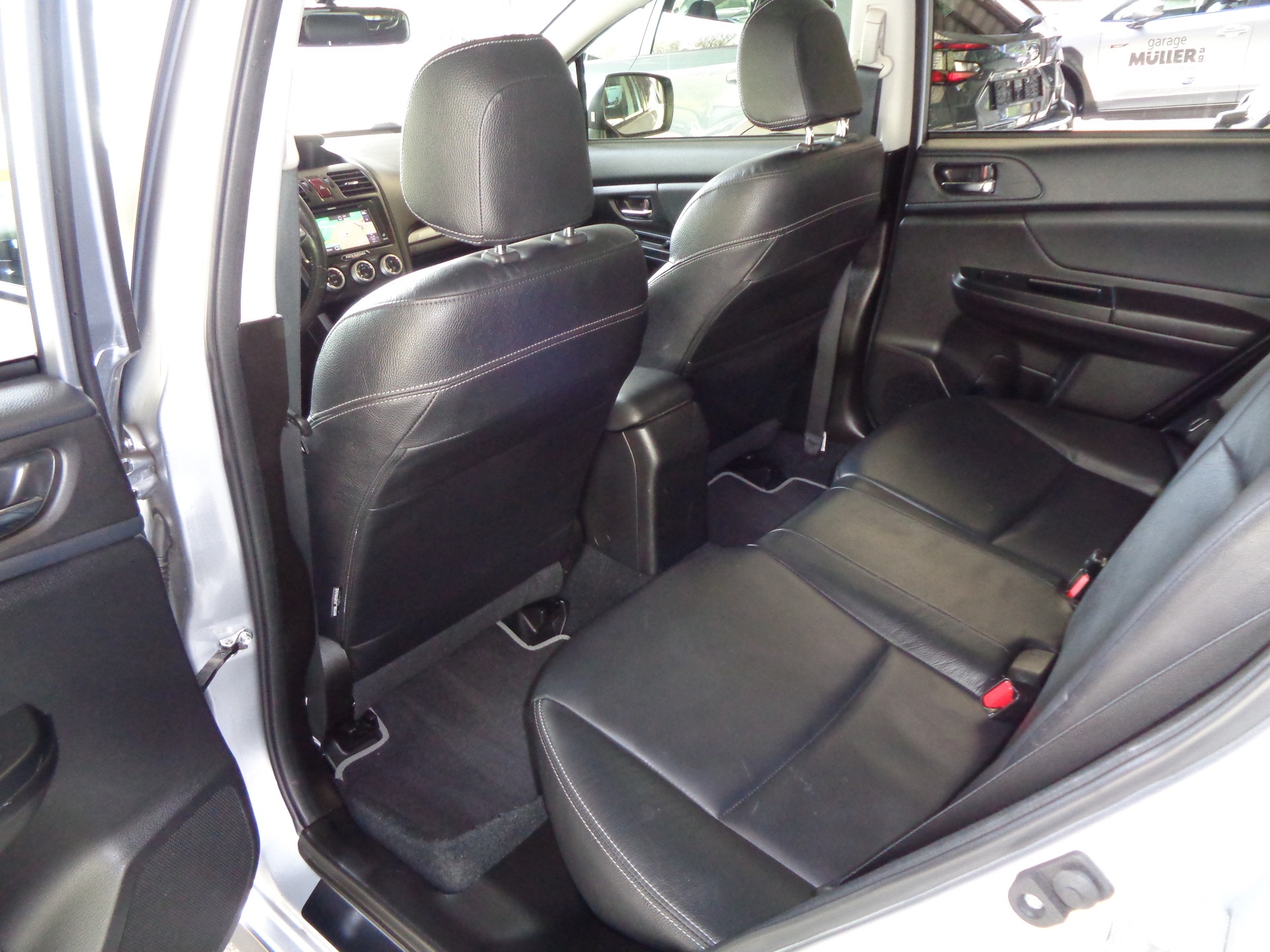 SUBARU XV 2.0 Swiss Three AWD CVT-image-8