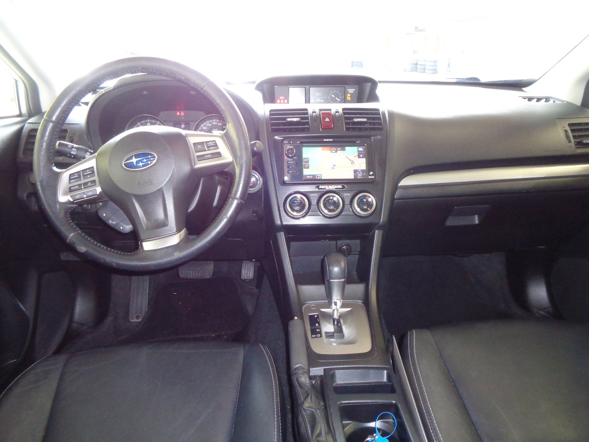 SUBARU XV 2.0 Swiss Three AWD CVT-image-9