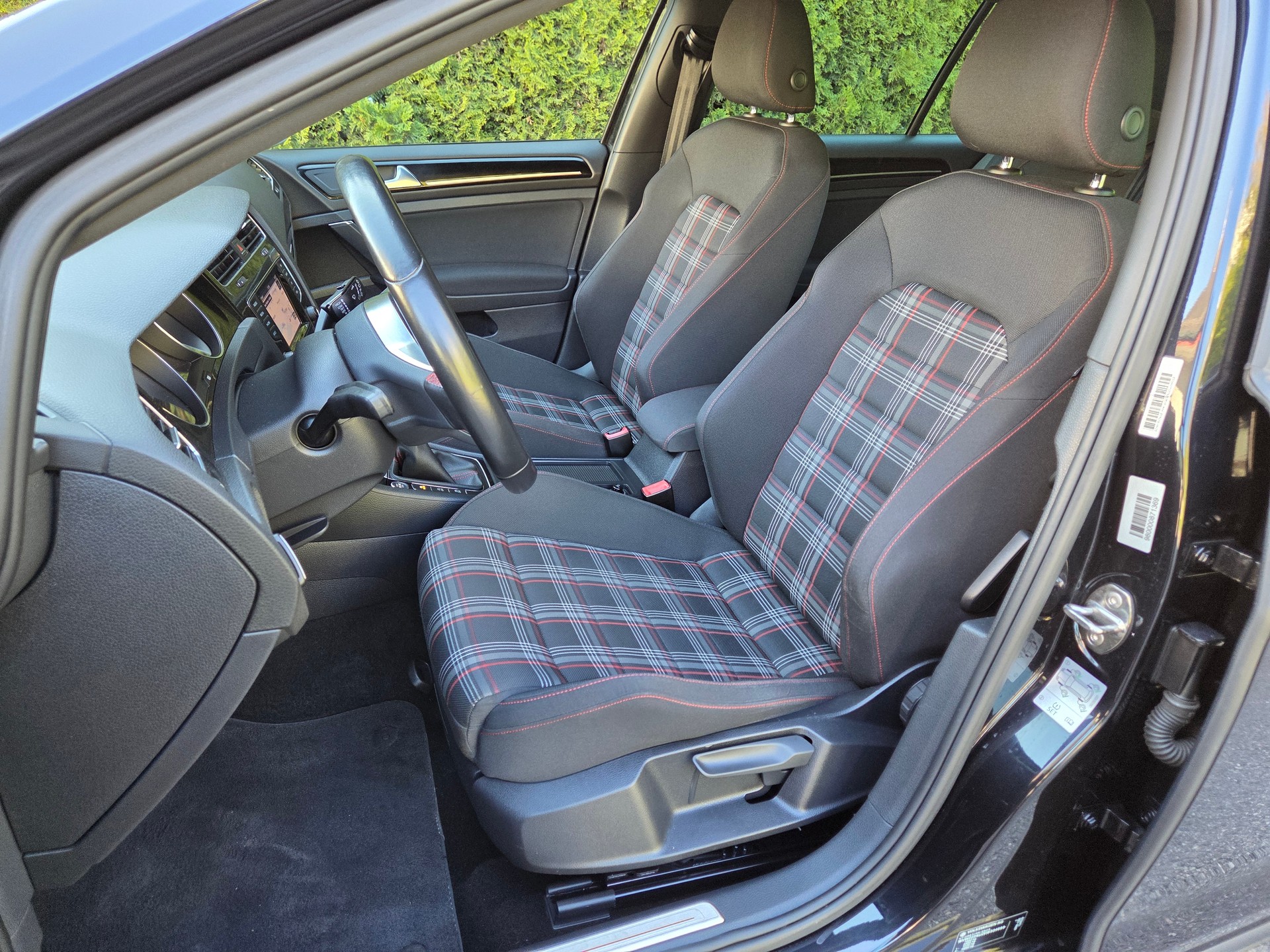 VW Golf 2.0 TSI GTI Performance-image-12