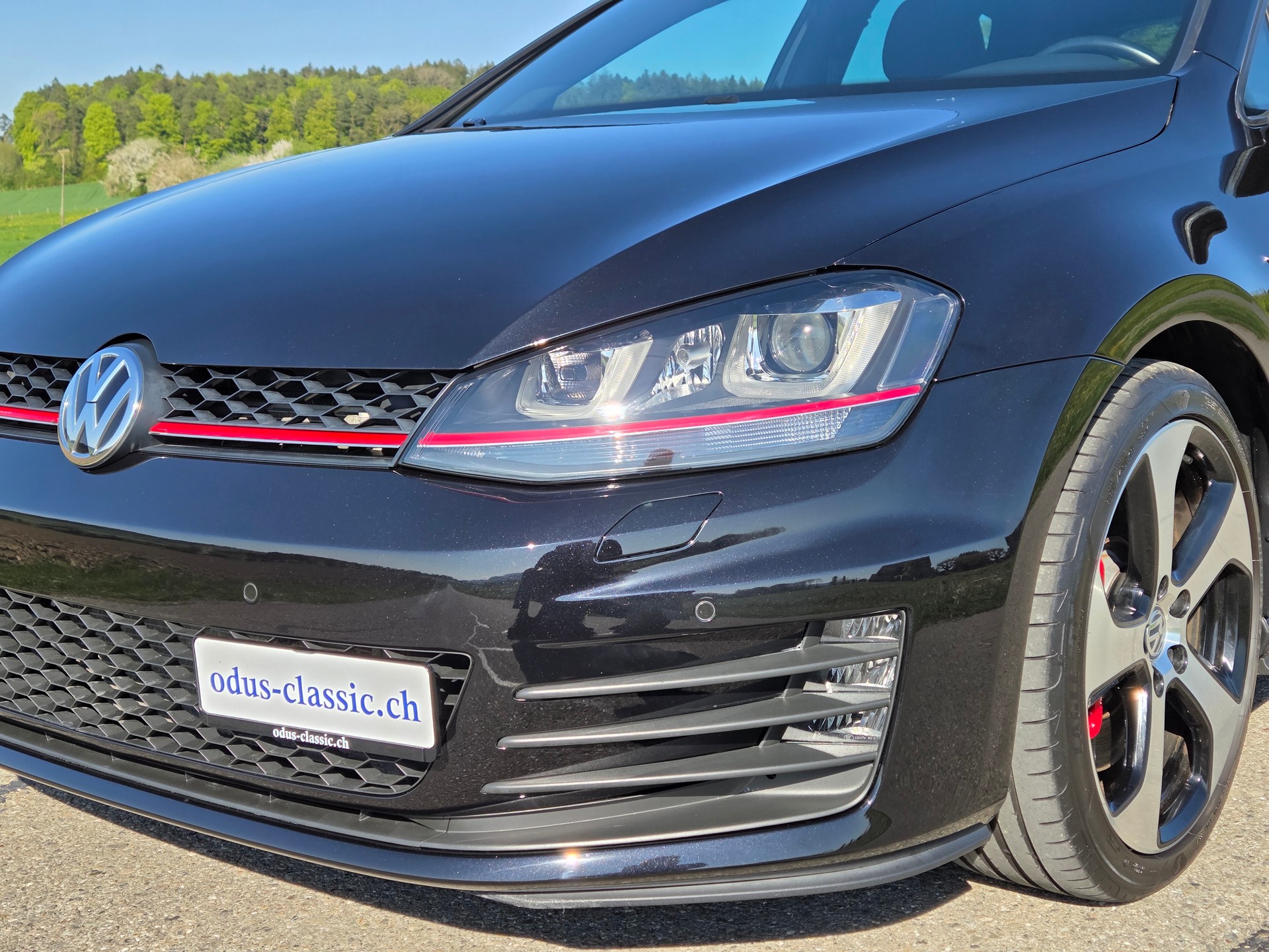 VW Golf 2.0 TSI GTI Performance-image-3