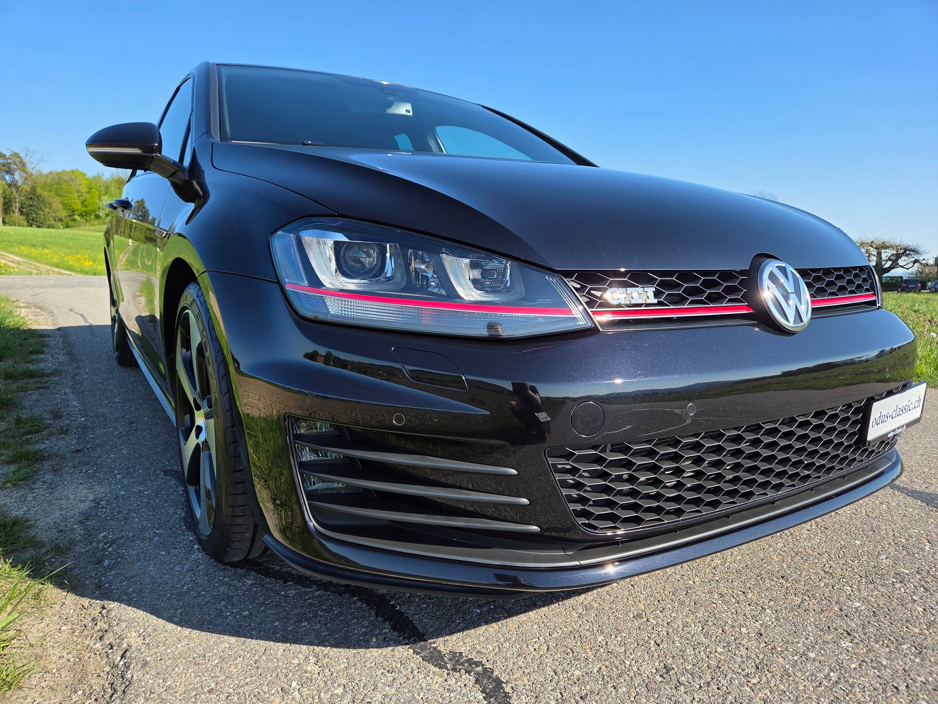 VW Golf 2.0 TSI GTI Performance-image-2