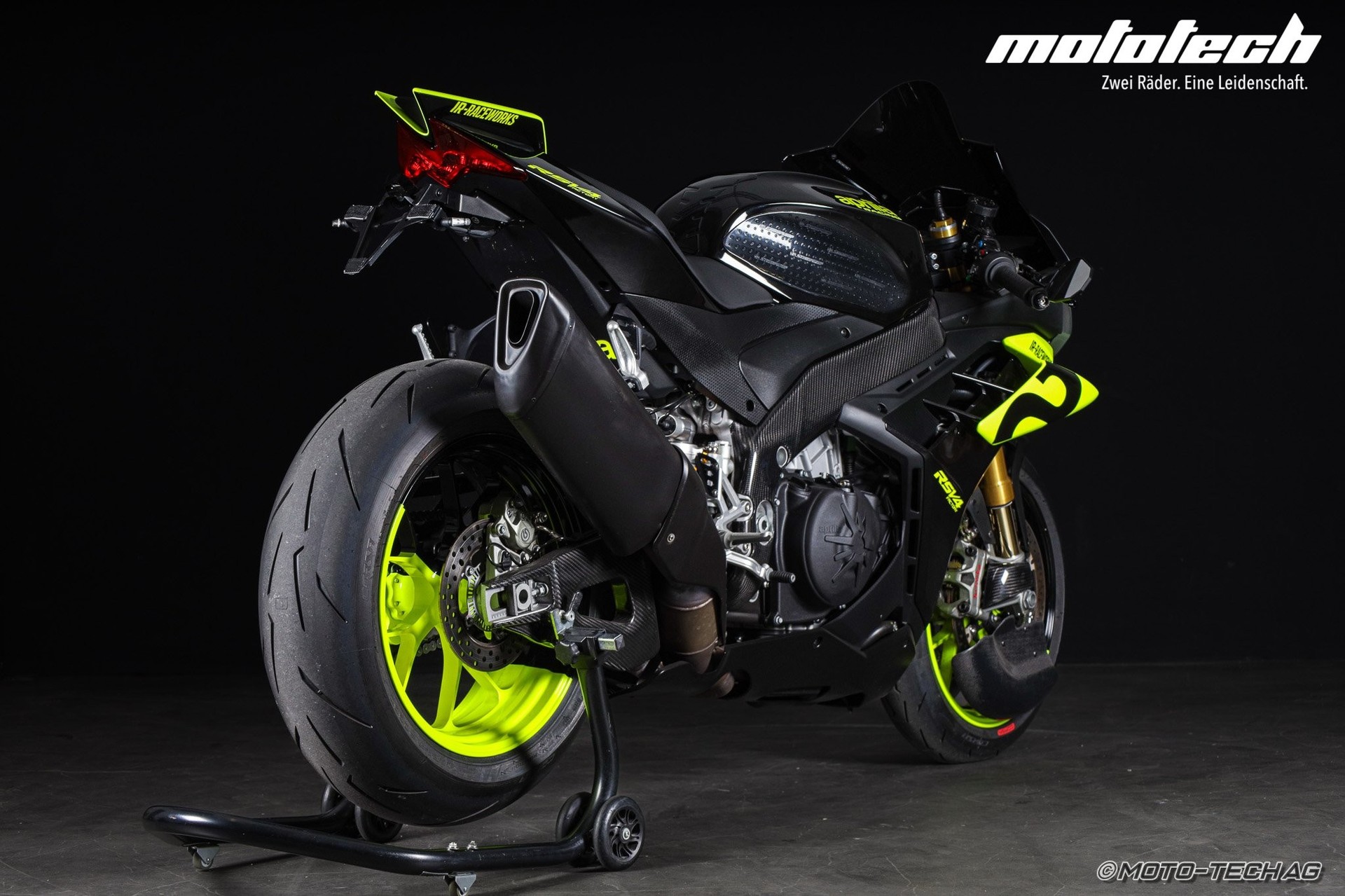 APRILIA RSV4 1100 Factory-image-2