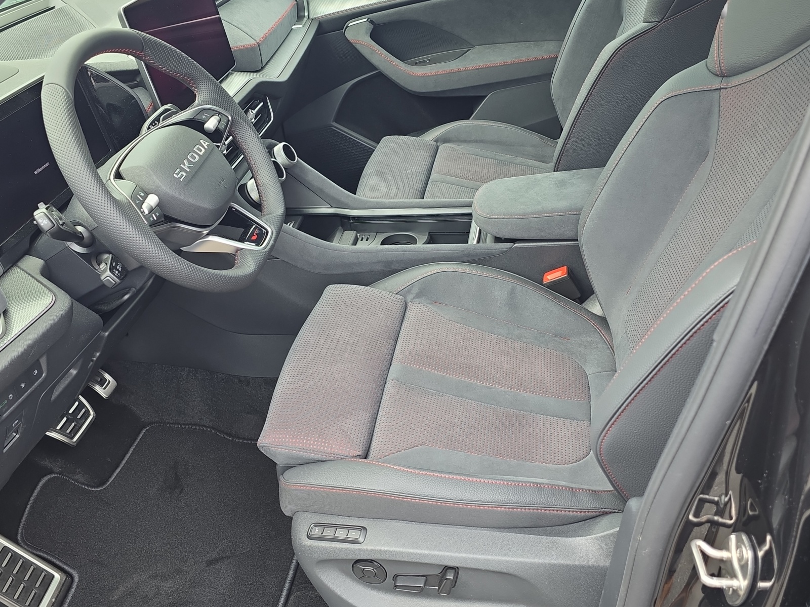 SKODA Kodiaq 2.0 TSI RS 4x4-showroom-element-3