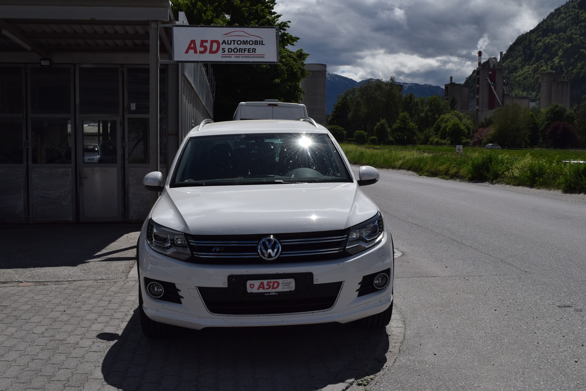 VW Tiguan 2.0 TDI BlueMotion Sport&Style 4Motion DSG-image-1