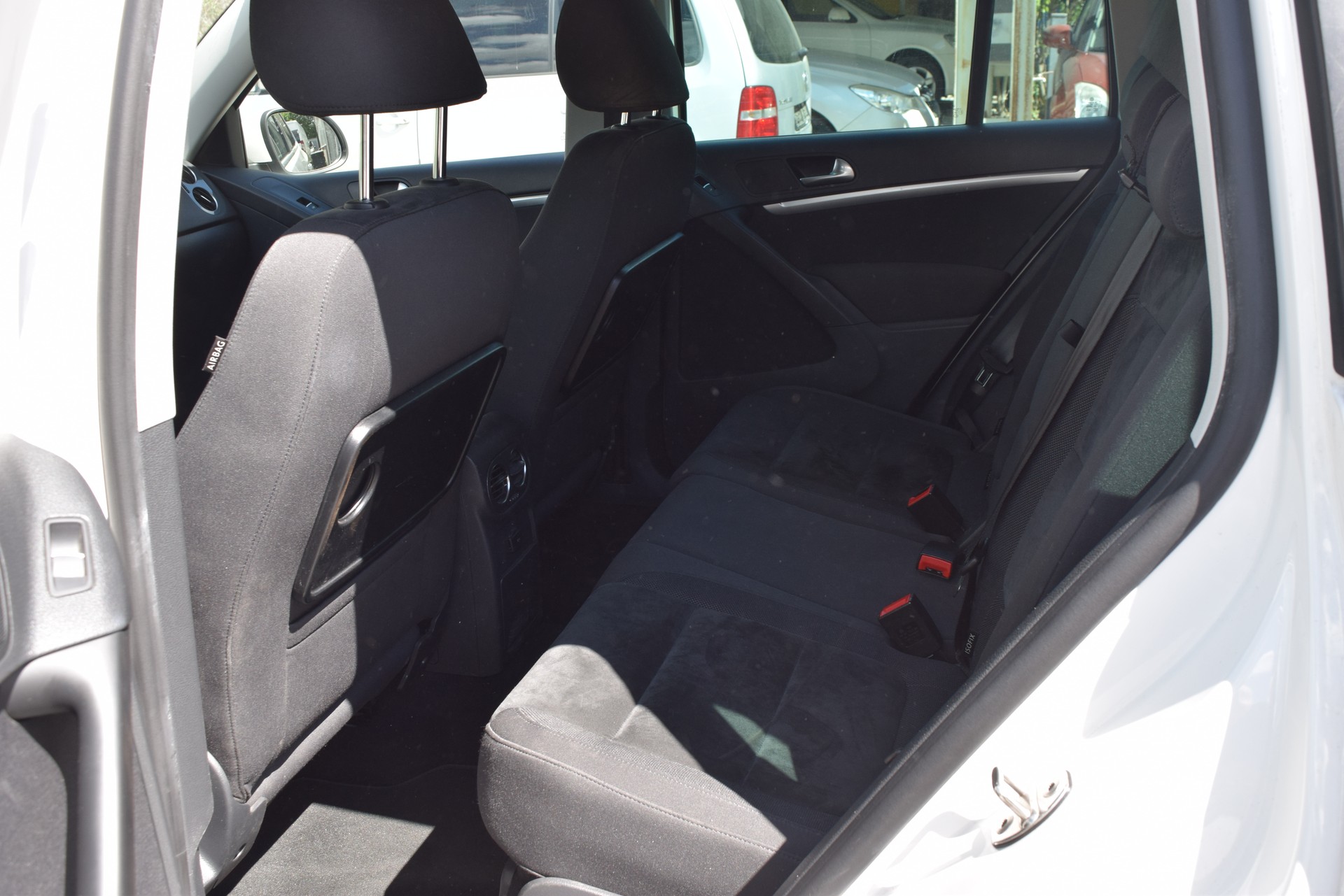 VW Tiguan 2.0 TDI BlueMotion Sport&Style 4Motion DSG-image-14