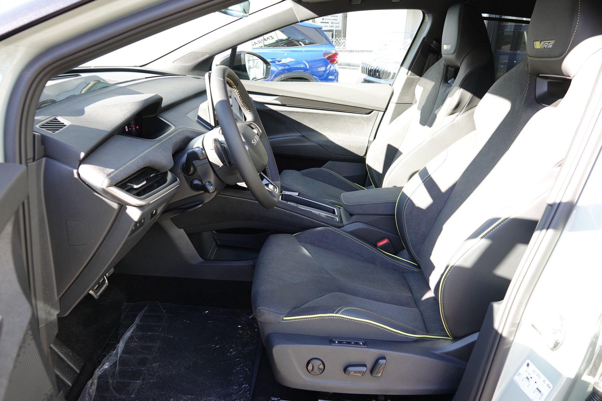 SKODA Elroq RS 4x4-image-14