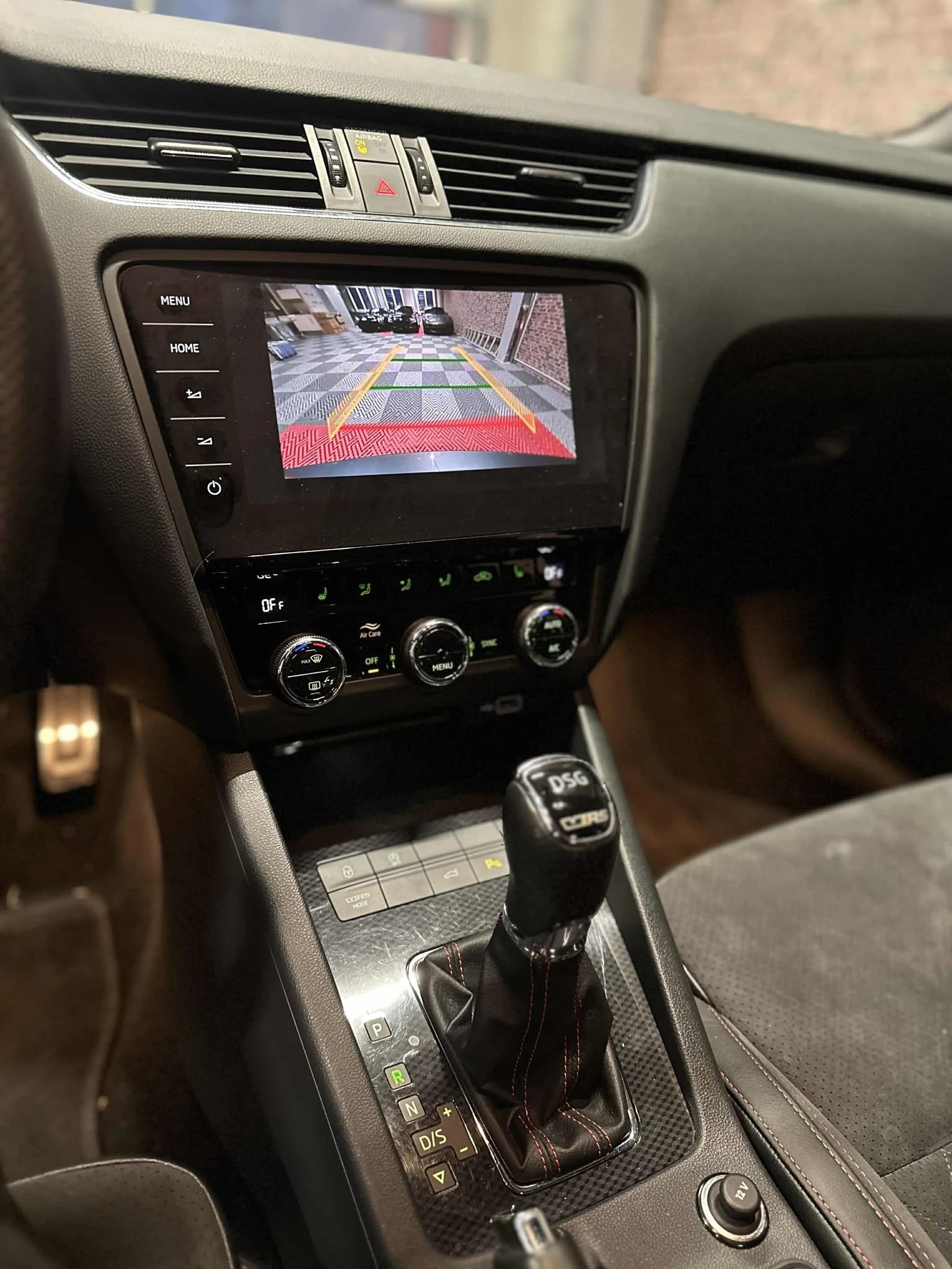 SKODA Octavia Combi 2.0 TSI RS Final Edition DSG-image-14