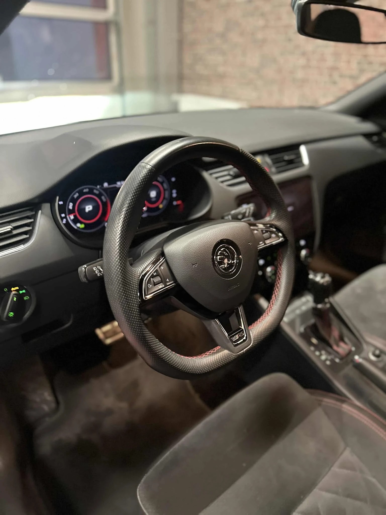 SKODA Octavia Combi 2.0 TSI RS Final Edition DSG-image-13