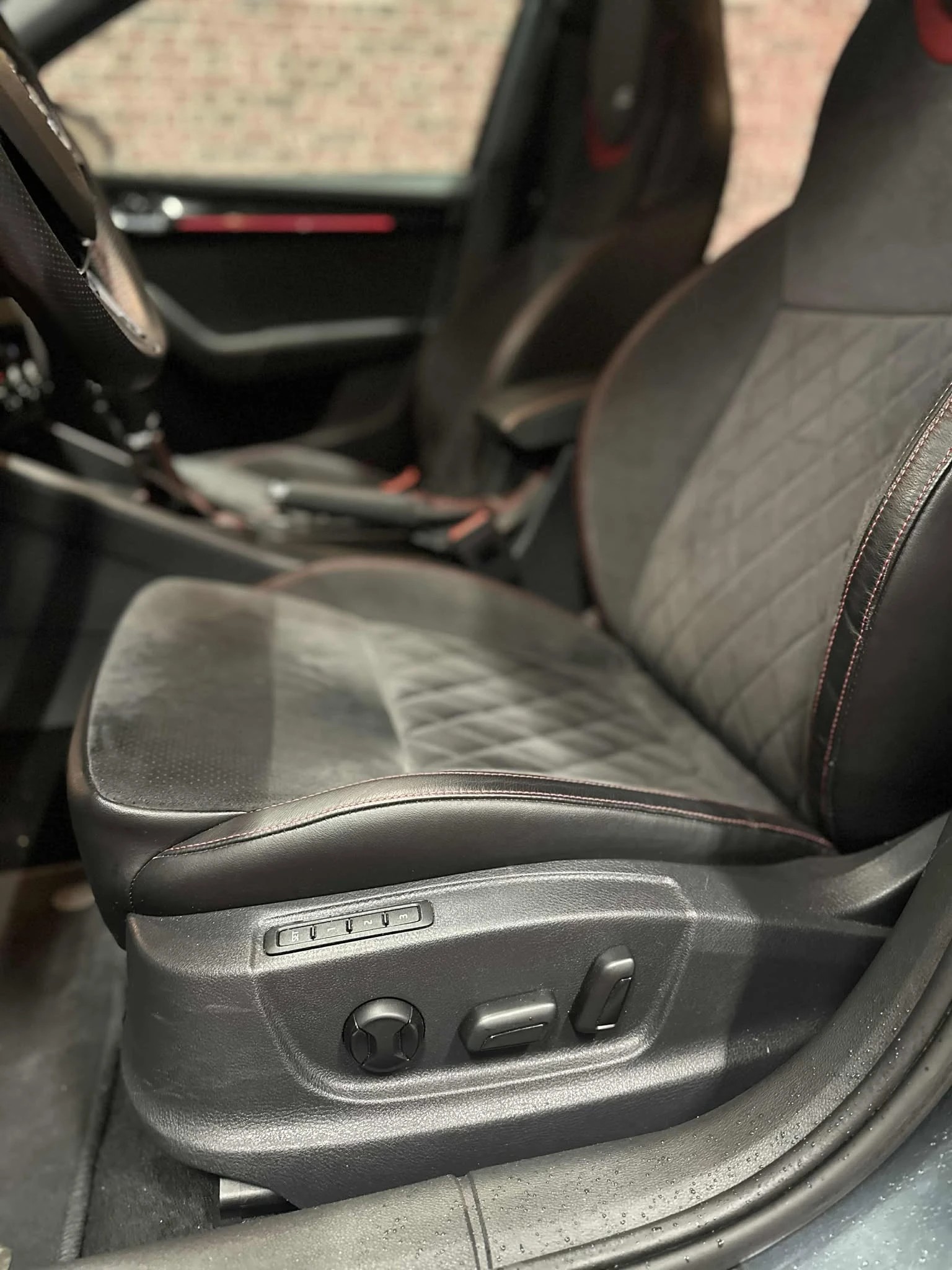 SKODA Octavia Combi 2.0 TSI RS Final Edition DSG-image-10