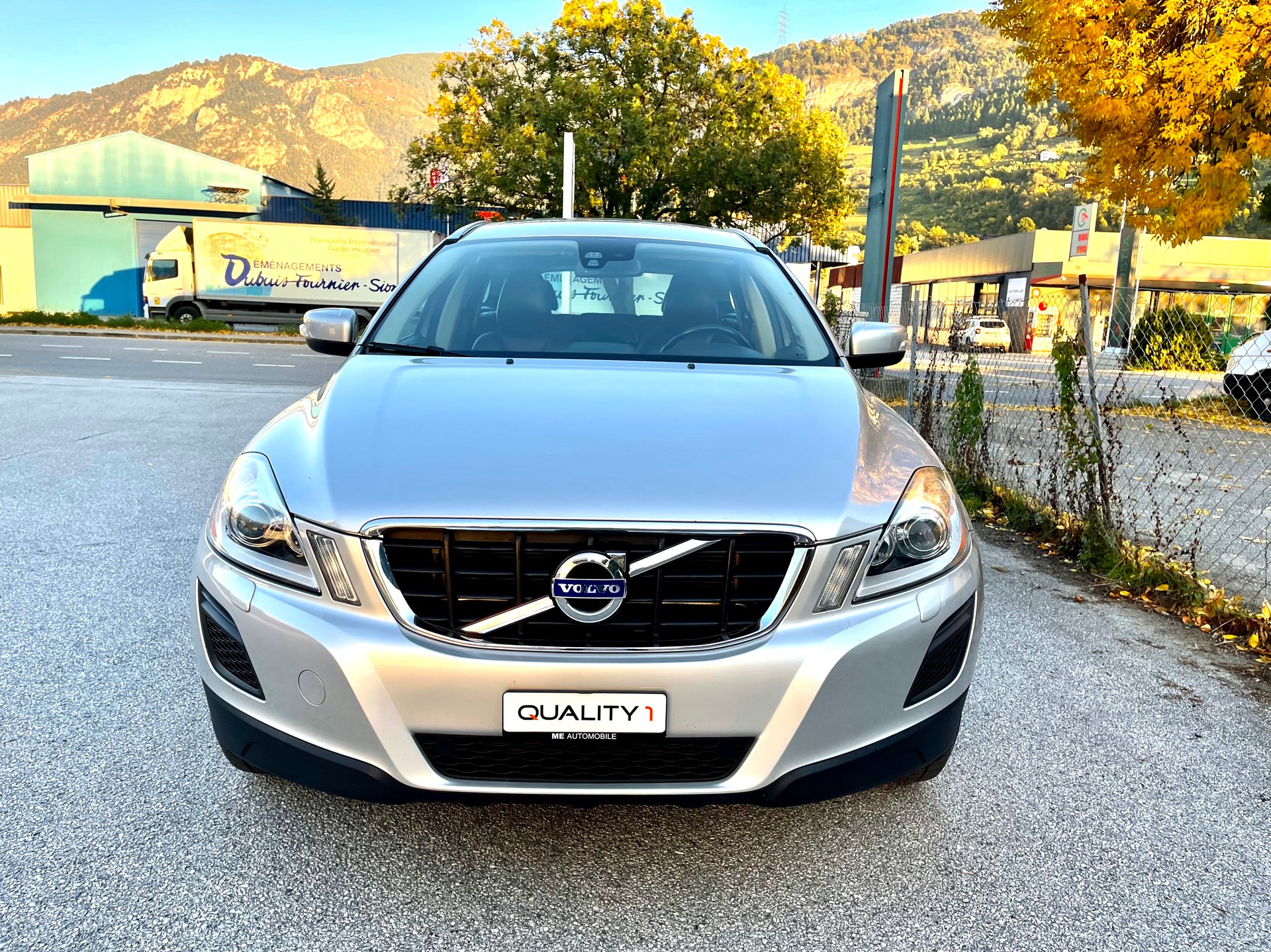 VOLVO XC60 D5 AWD Momentum-image-19
