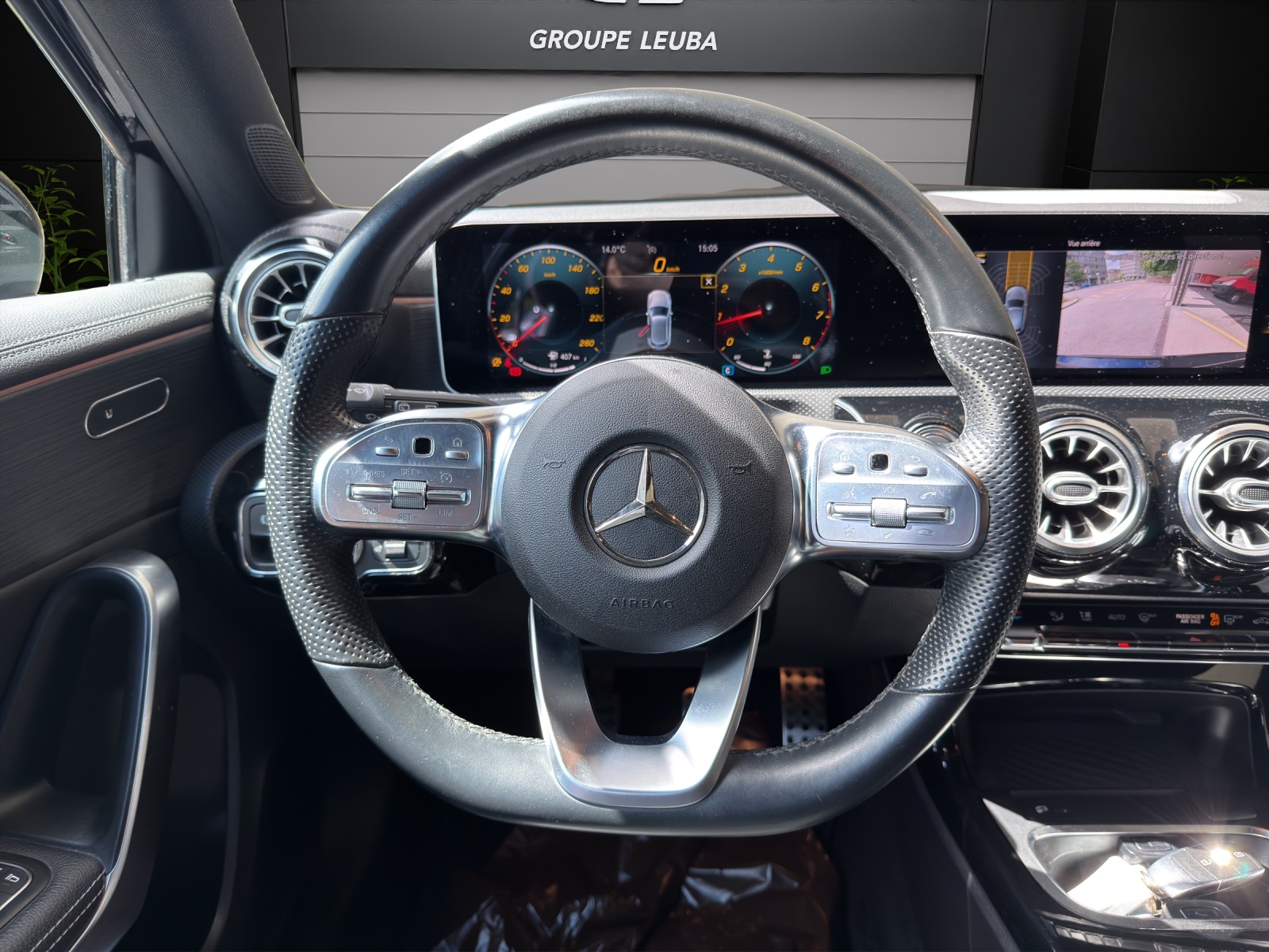MERCEDES-BENZ A 200 AMG Line-image-12