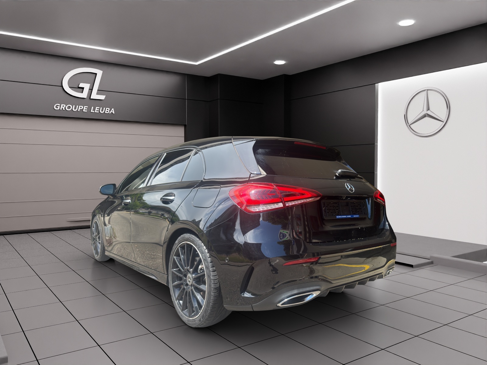 MERCEDES-BENZ A 200 AMG Line-showroom-element-3