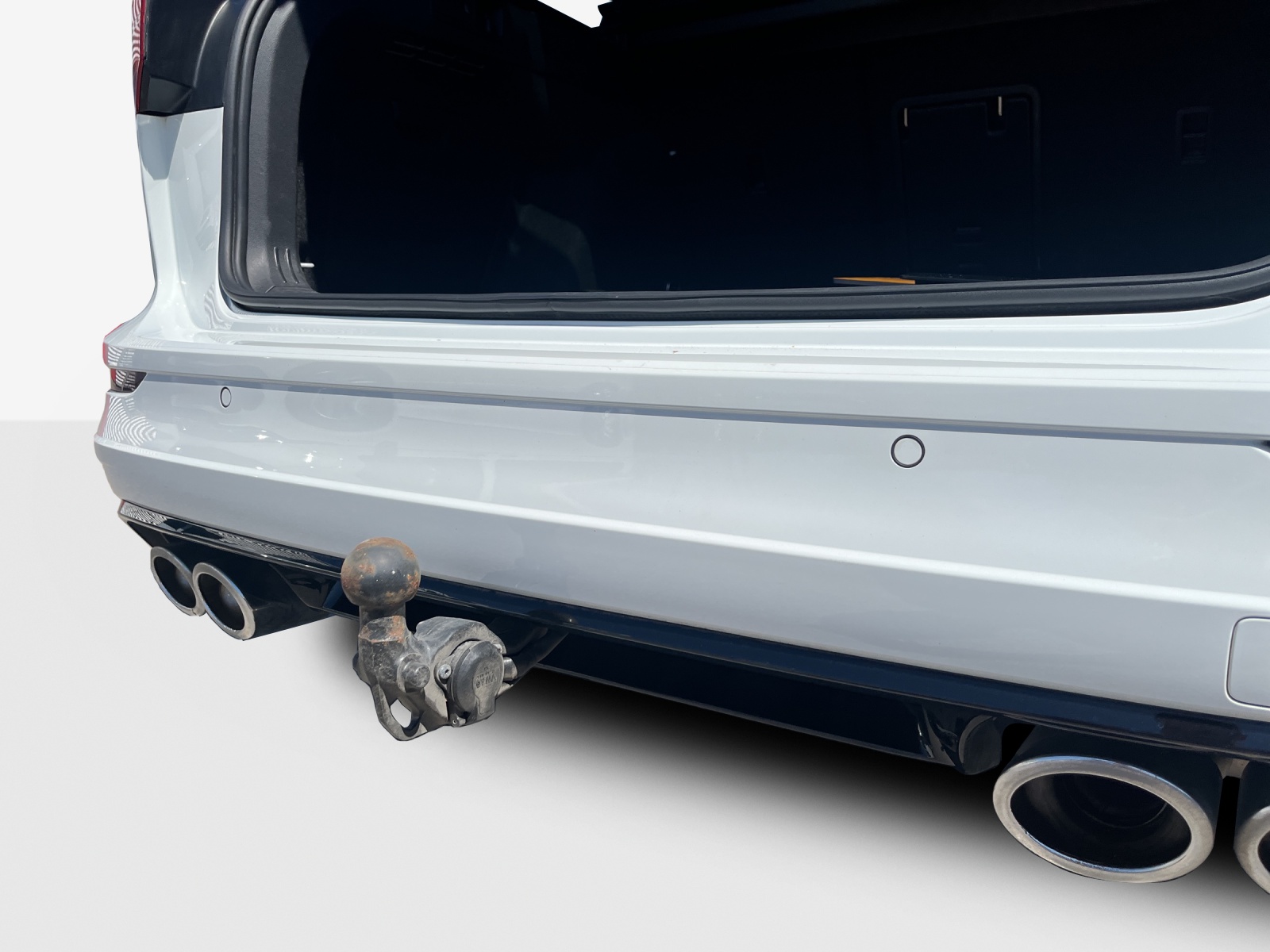 VW Golf Variant 2.0 TSI R DSG 4Motion-image-15