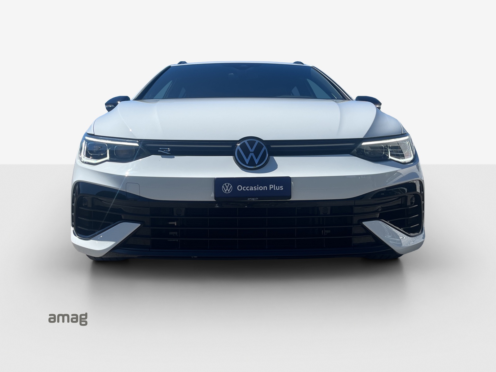 VW Golf Variant 2.0 TSI R DSG 4Motion-image-6