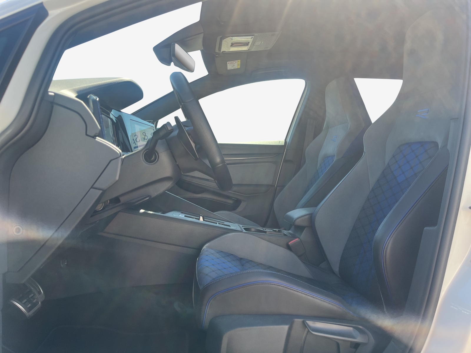 VW Golf Variant 2.0 TSI R DSG 4Motion-image-7