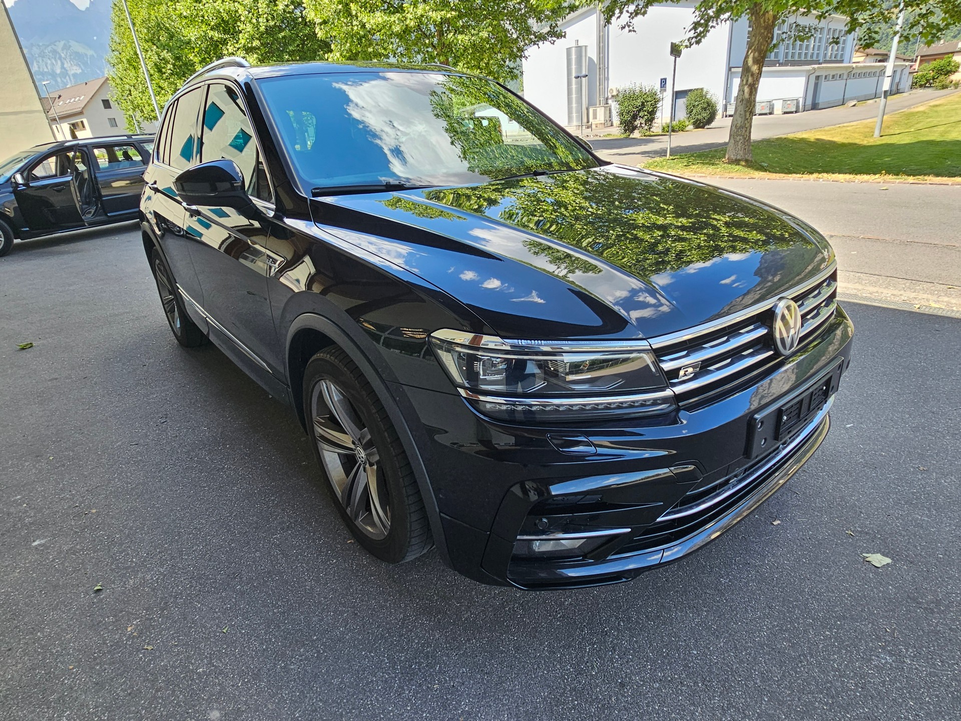 VW Tiguan 2.0TSI Highline 4Motion DSG-image-4