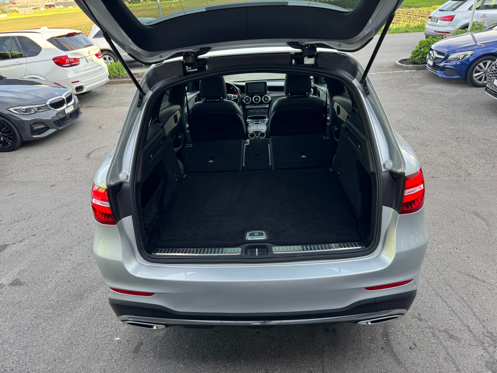 MERCEDES-BENZ GLC 250 d AMG Line 4Matic 9G-Tronic-image-12