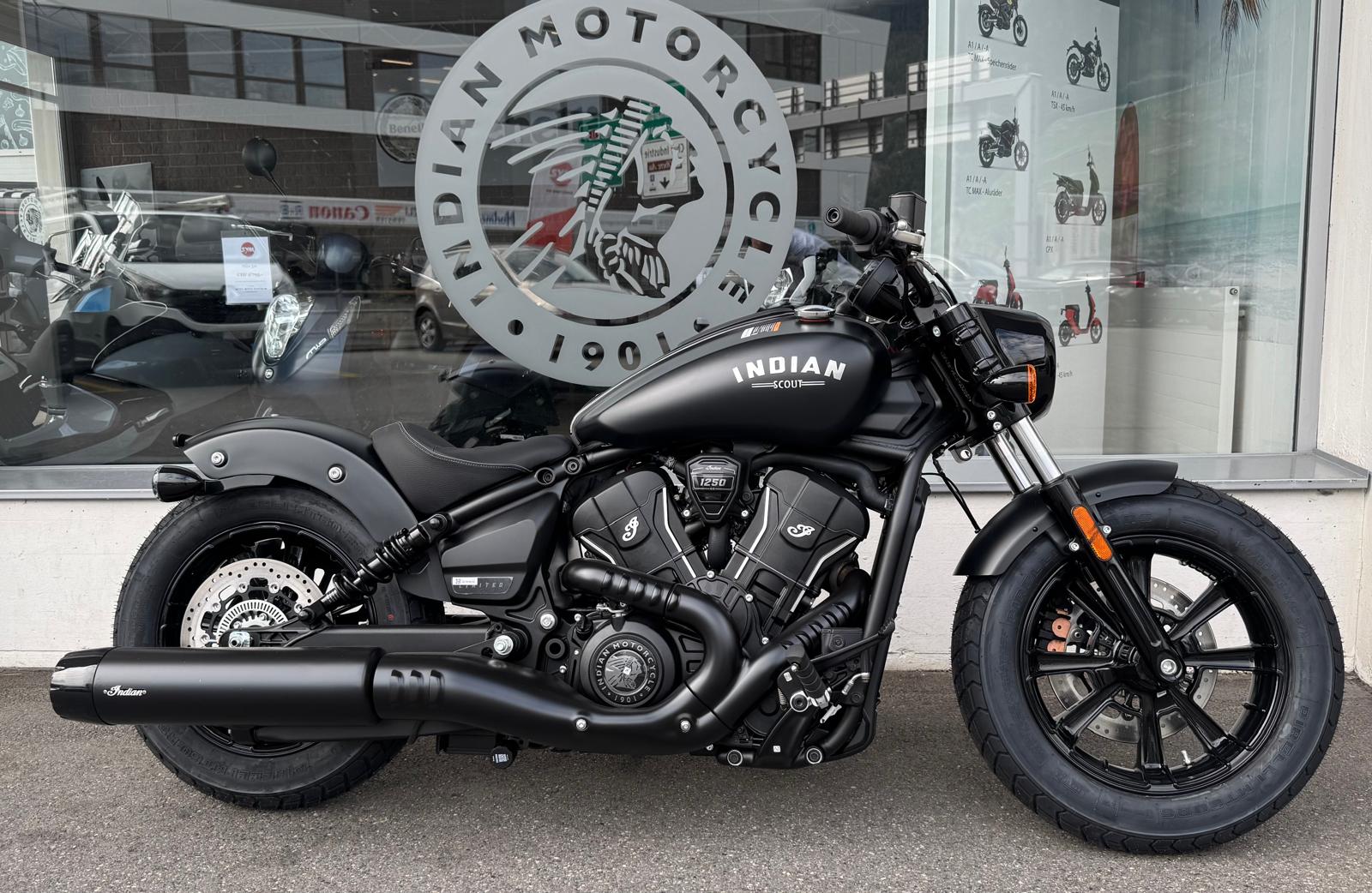 INDIAN Scout Bobber Limited + Tech-image-2