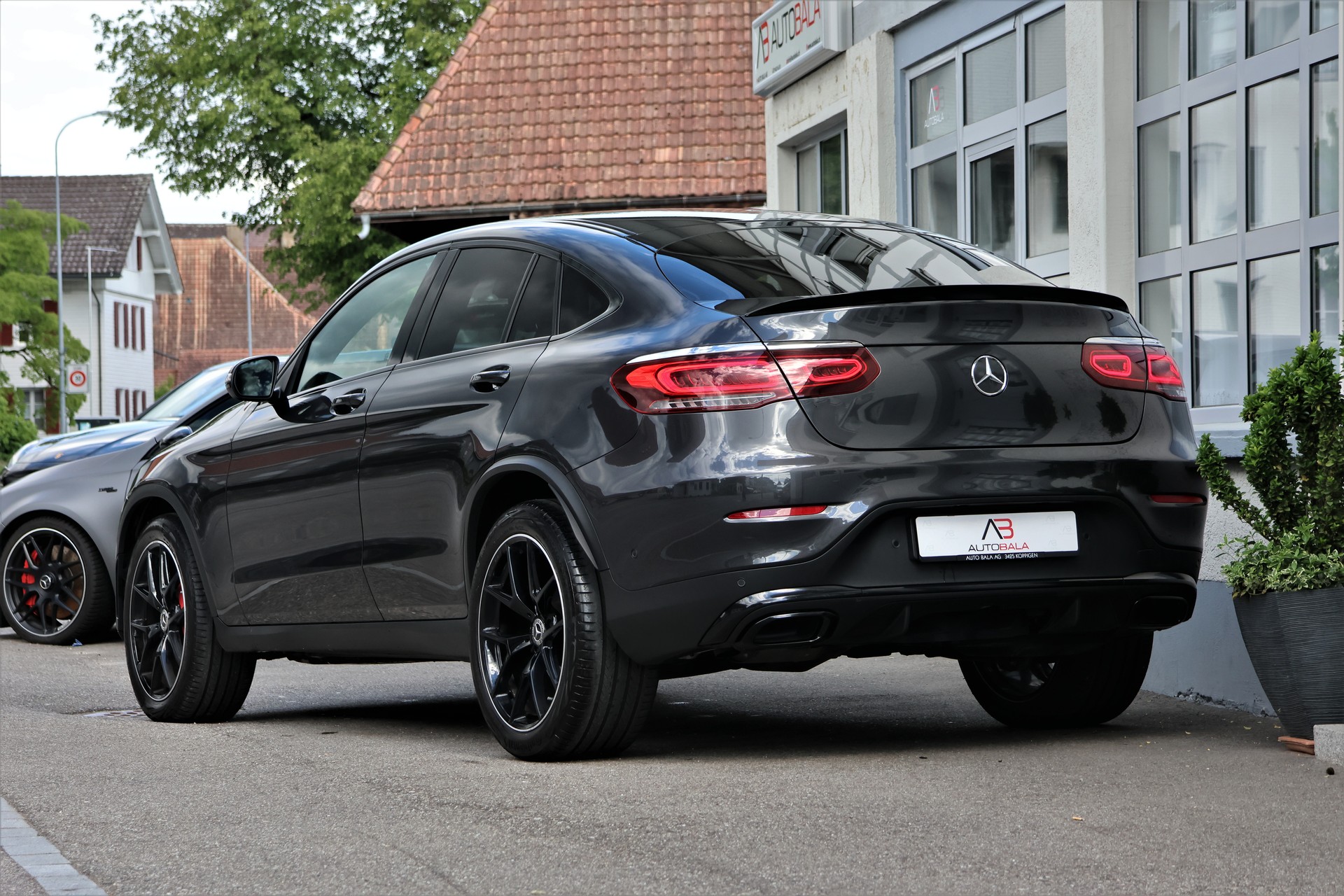 MERCEDES-BENZ GLC Coupé 220 d AMG Line 4Matic 9G-Tronic (CH) + 2.5T AHK-showroom-element-2