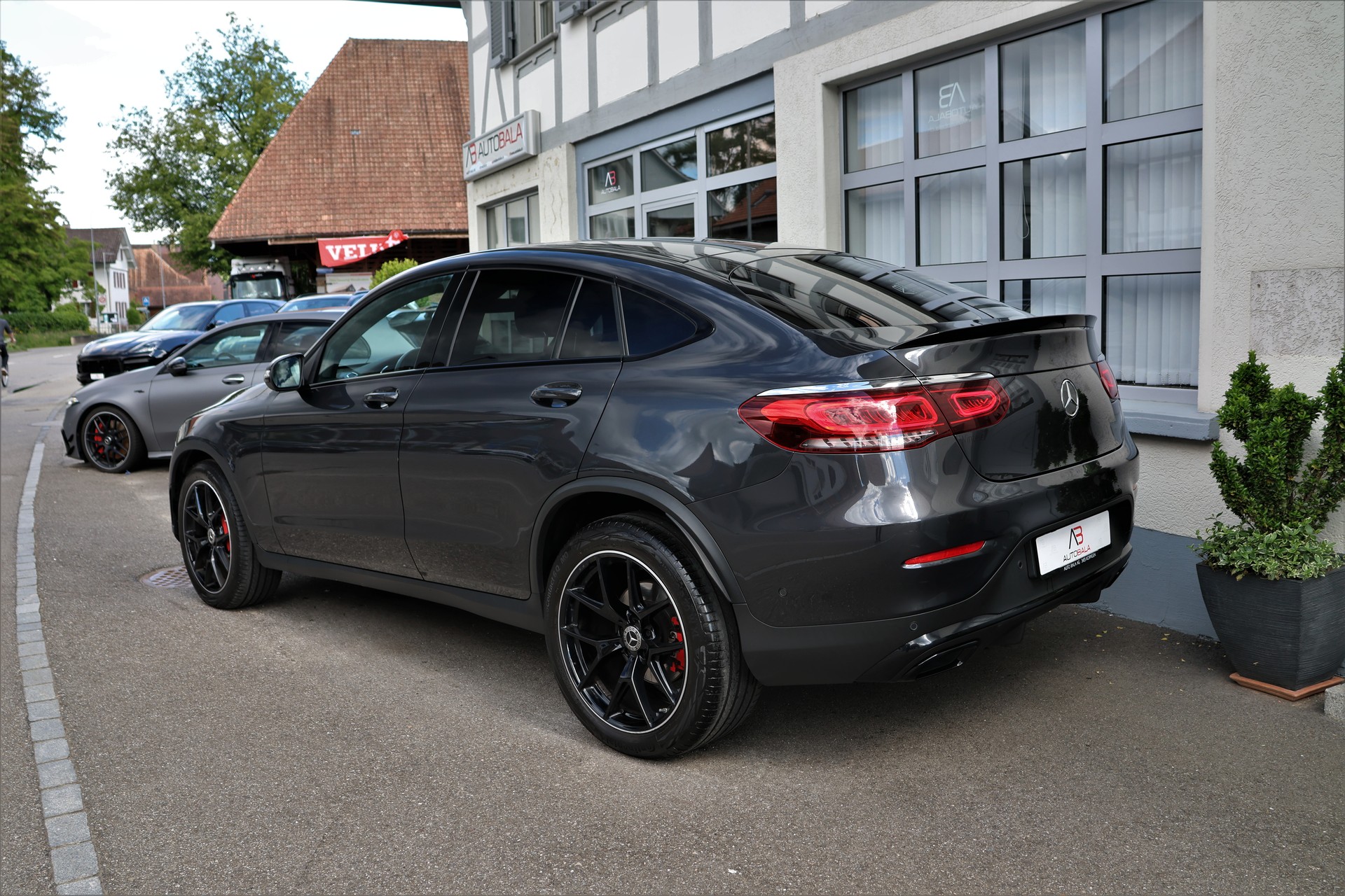MERCEDES-BENZ GLC Coupé 220 d AMG Line 4Matic 9G-Tronic (CH) + 2.5T AHK-image-6