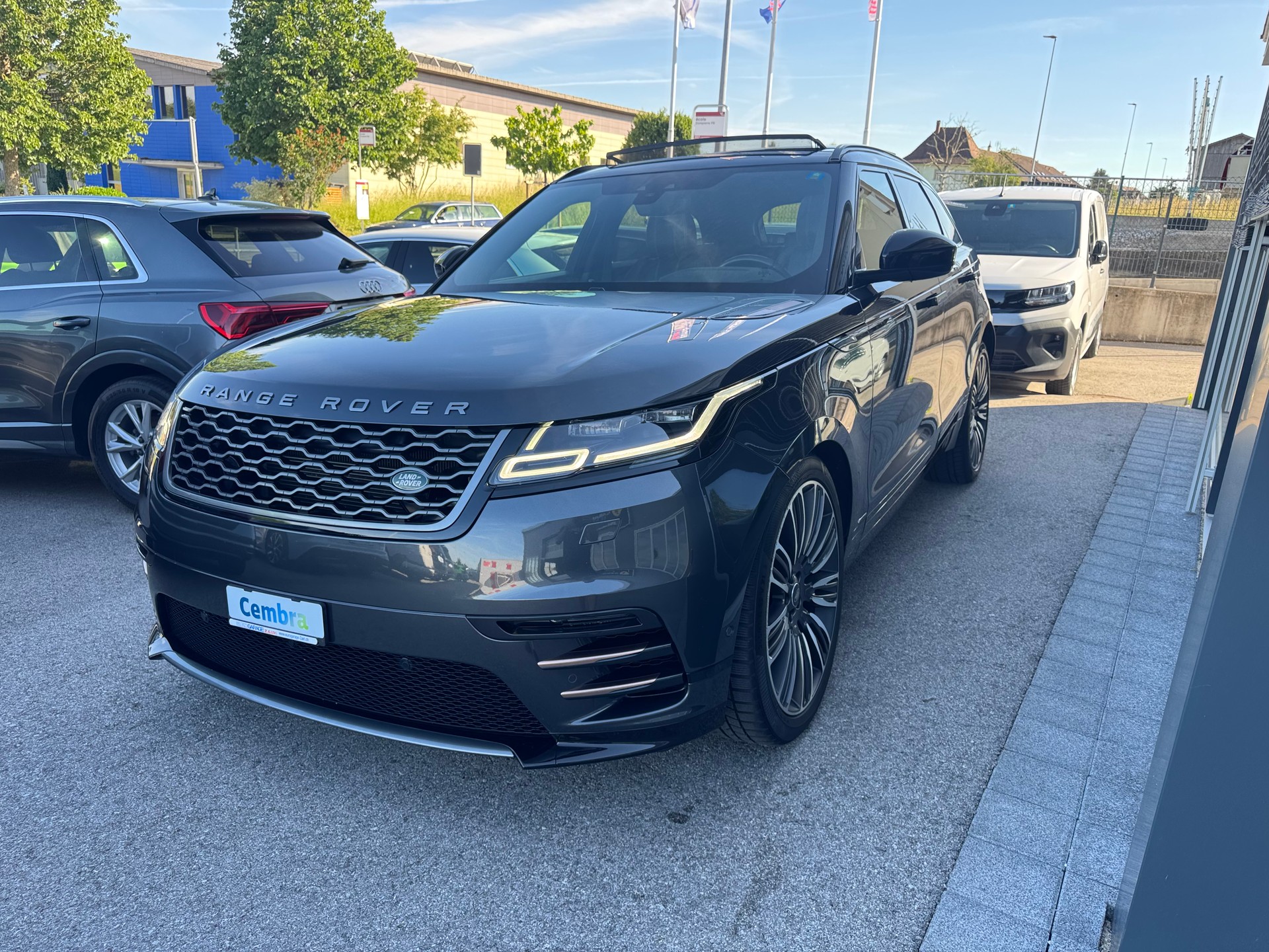 LAND ROVER Range Rover Velar R-Dynamic P 380 SE Automatic-image-9