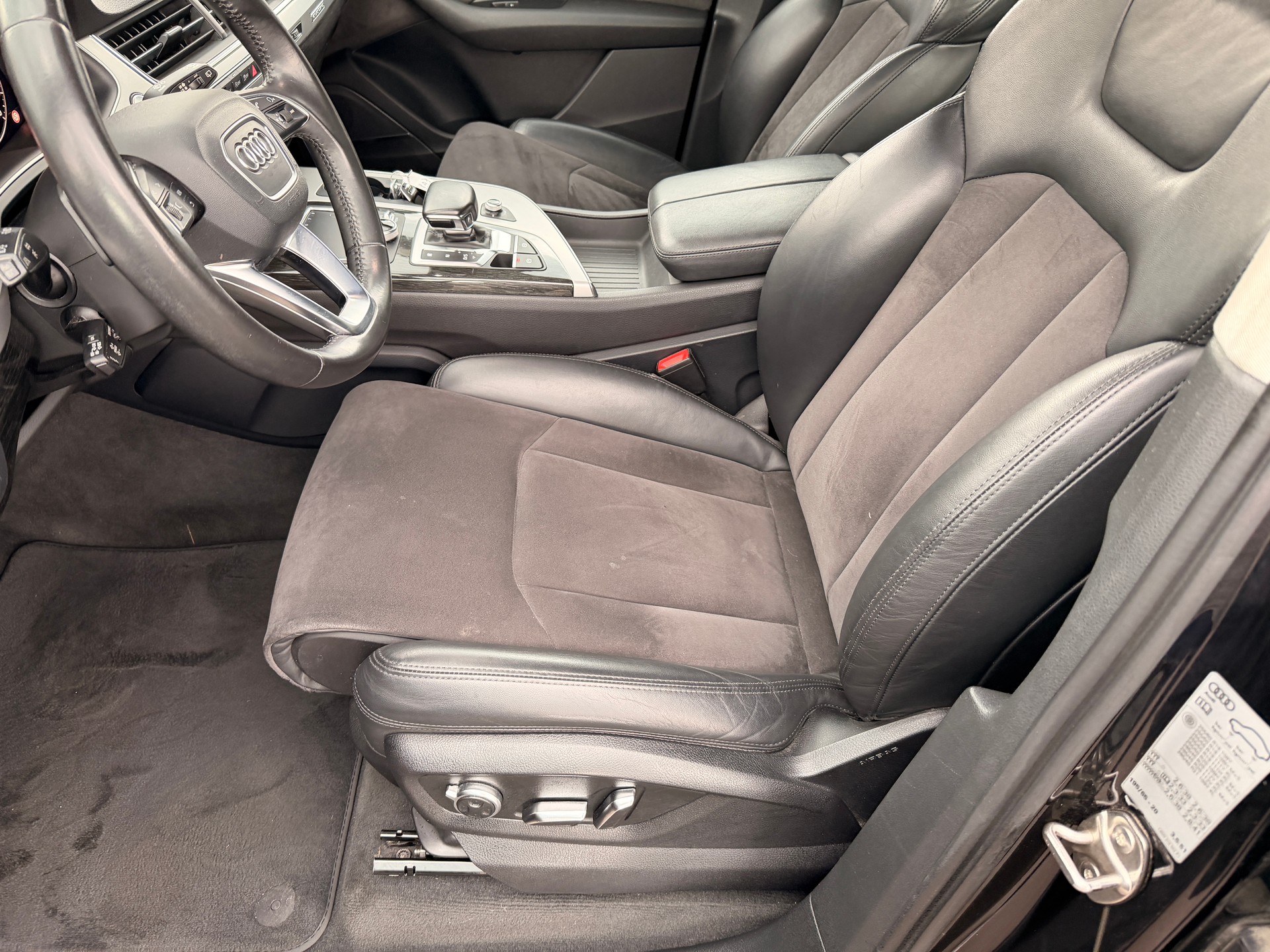 AUDI Q7 3.0 TDI quattro tiptronic-image-6