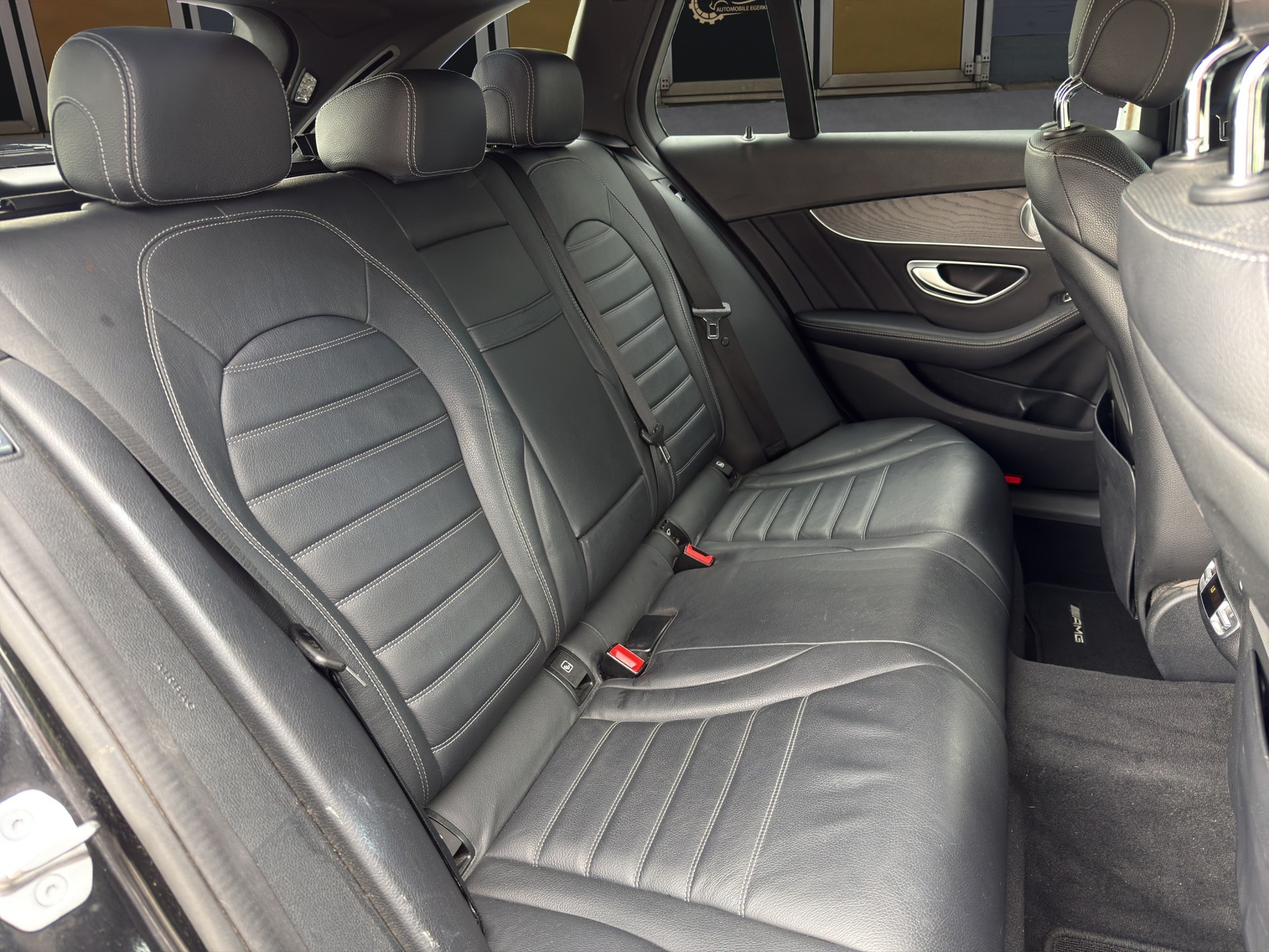 MERCEDES-BENZ C 250 d Swiss Star AMG Line 4Matic 9G-Tronic-image-12