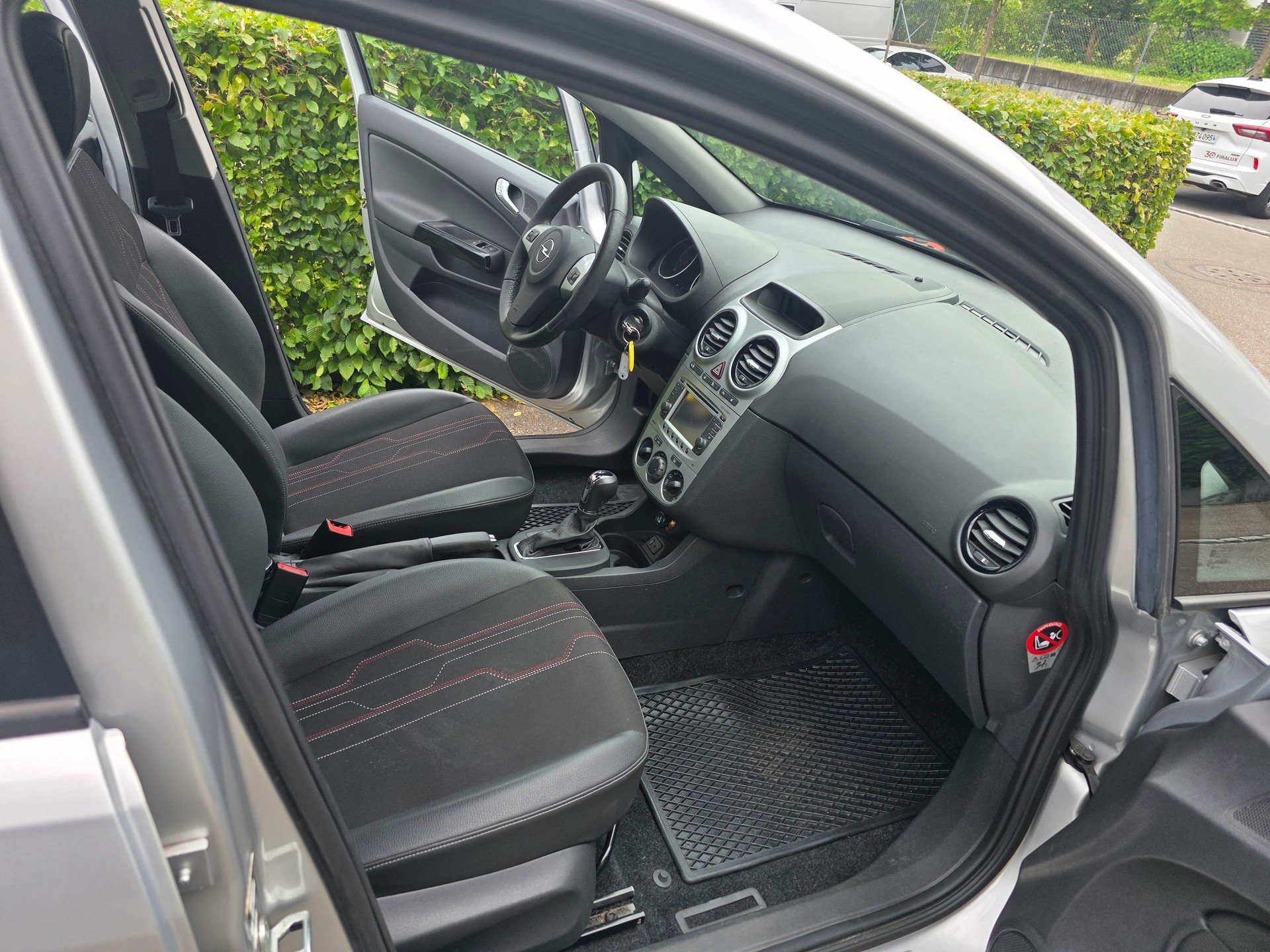 OPEL Corsa 1.4 TP Anniversary Edition Automatic-image-12