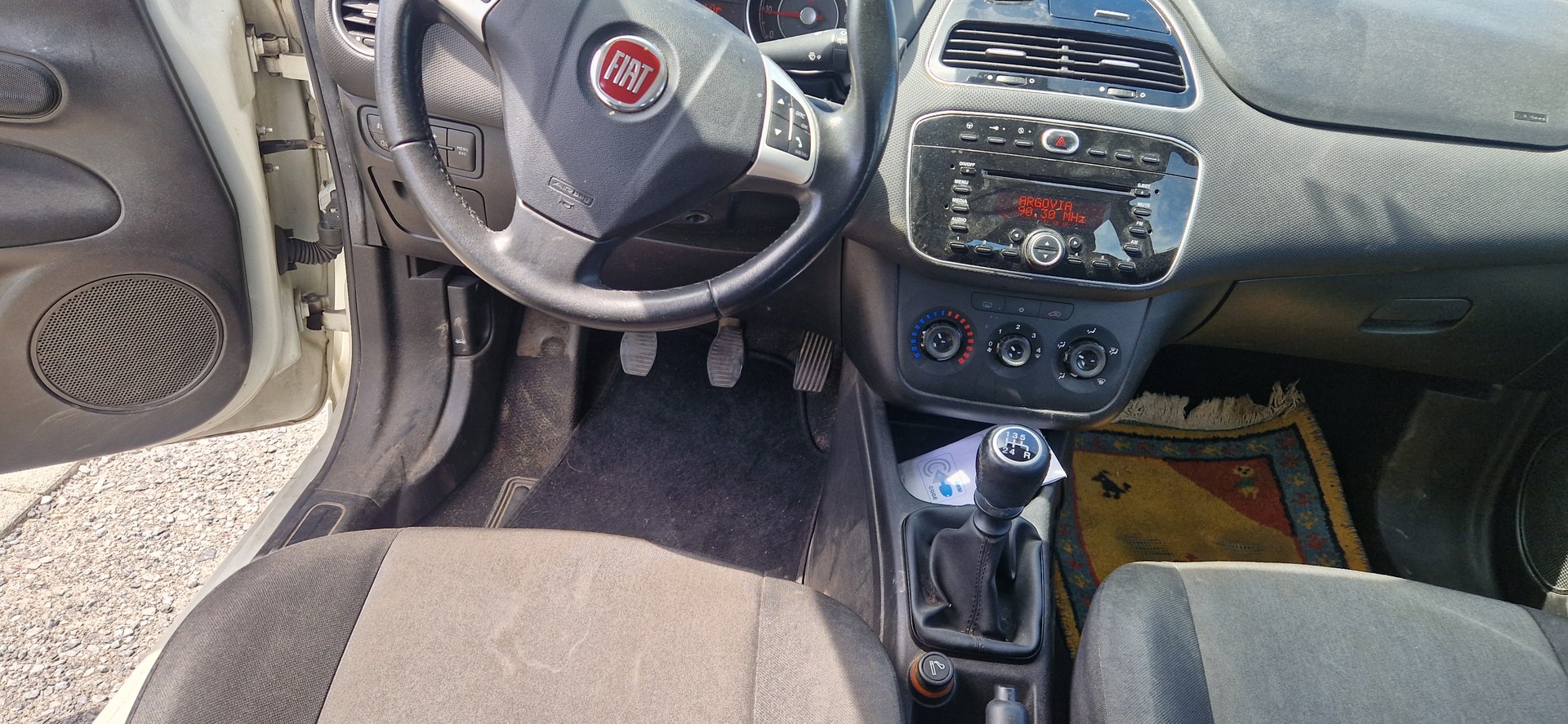FIAT Punto 1.4 Lounge-image-7