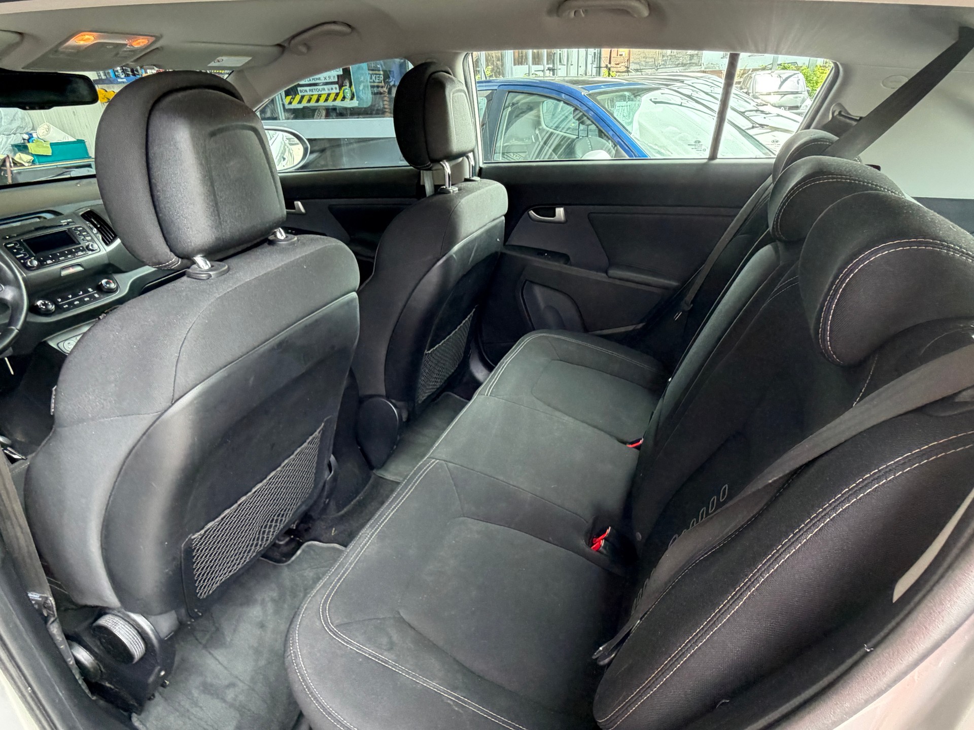 KIA Sportage 2.0 Style 2WD Automatic-image-10