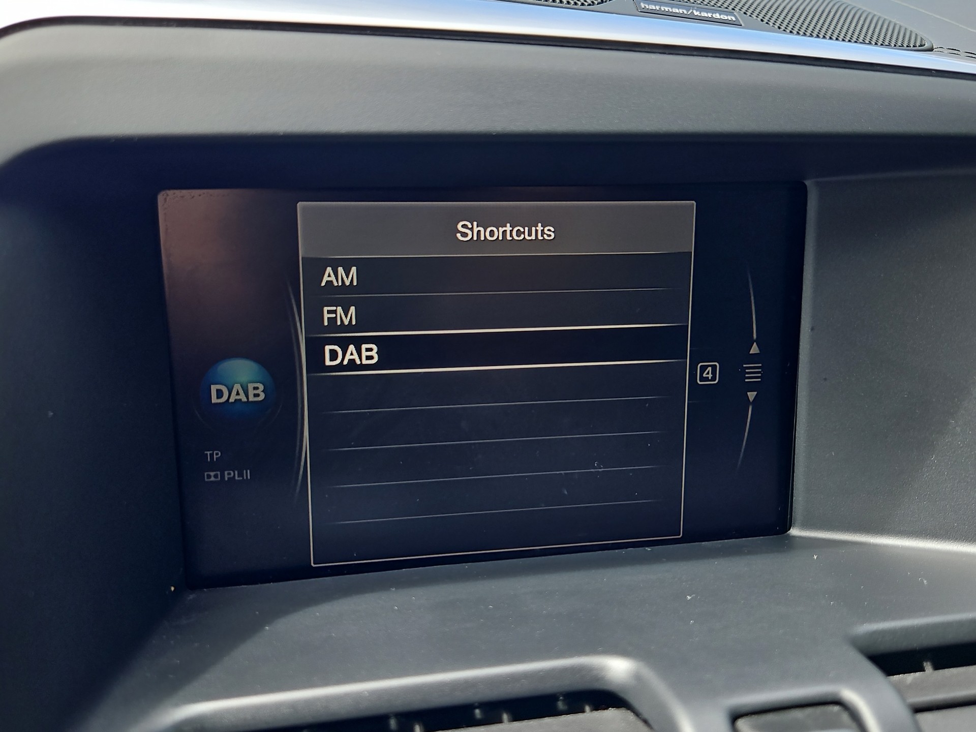 VOLVO XC60 D4 AWD Summum Geartronic-image-8
