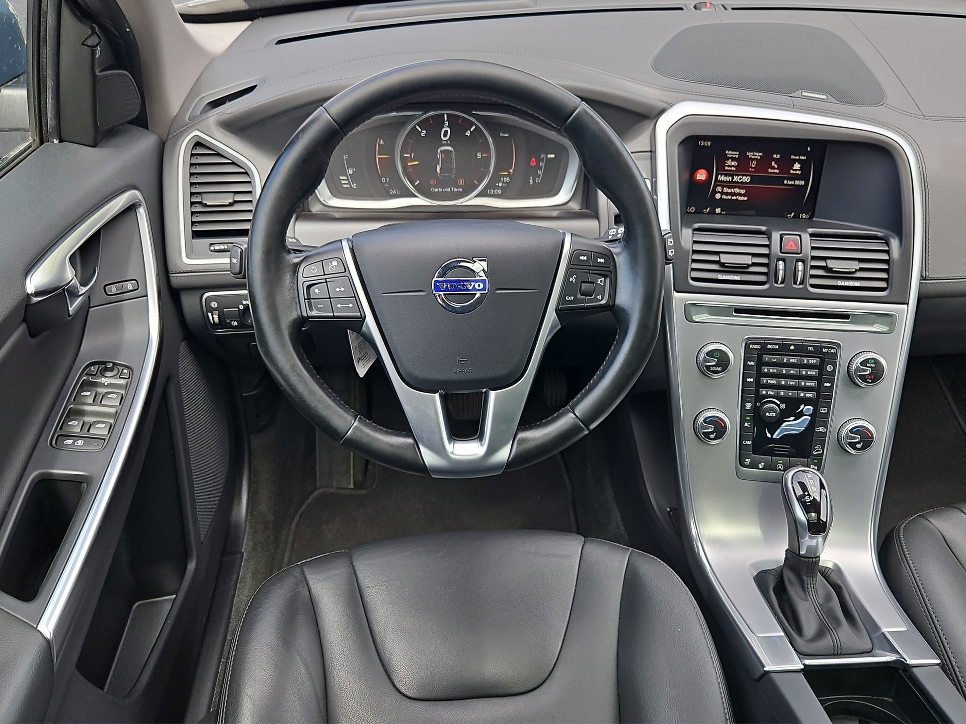 VOLVO XC60 D4 AWD Summum Geartronic-image-9