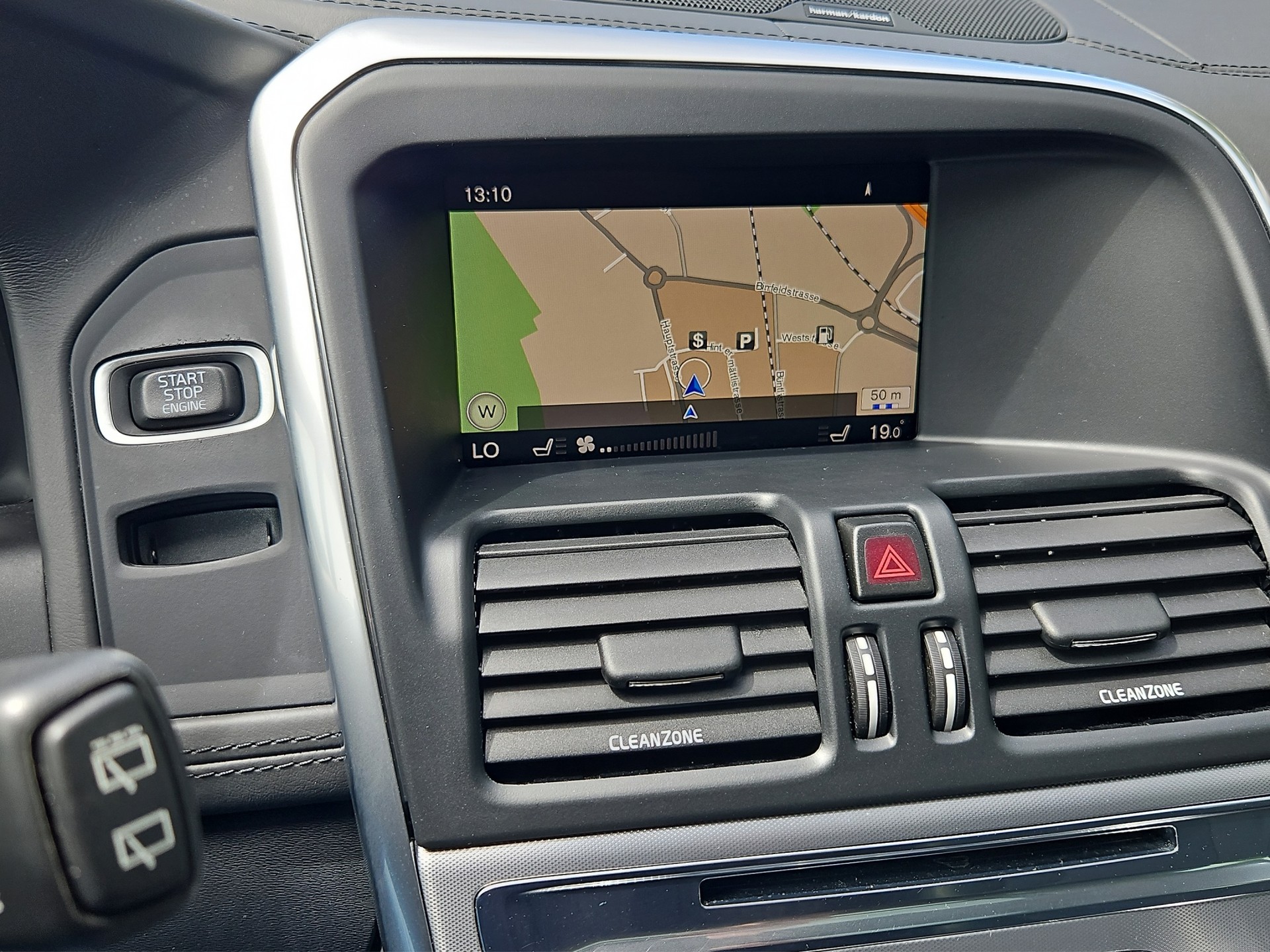 VOLVO XC60 D4 AWD Summum Geartronic-image-11