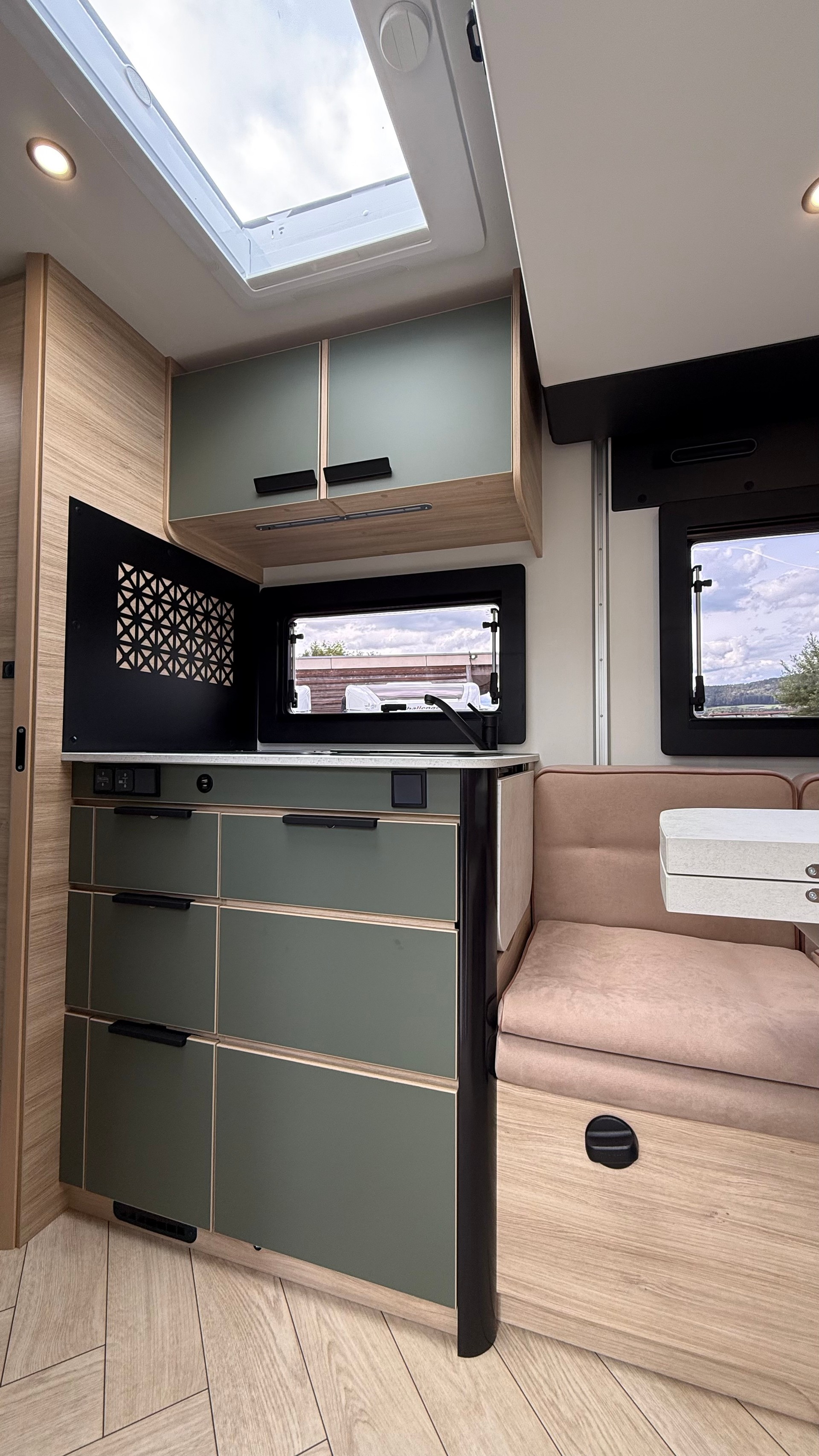 CHALLENGER X150 Open Edition-image-7