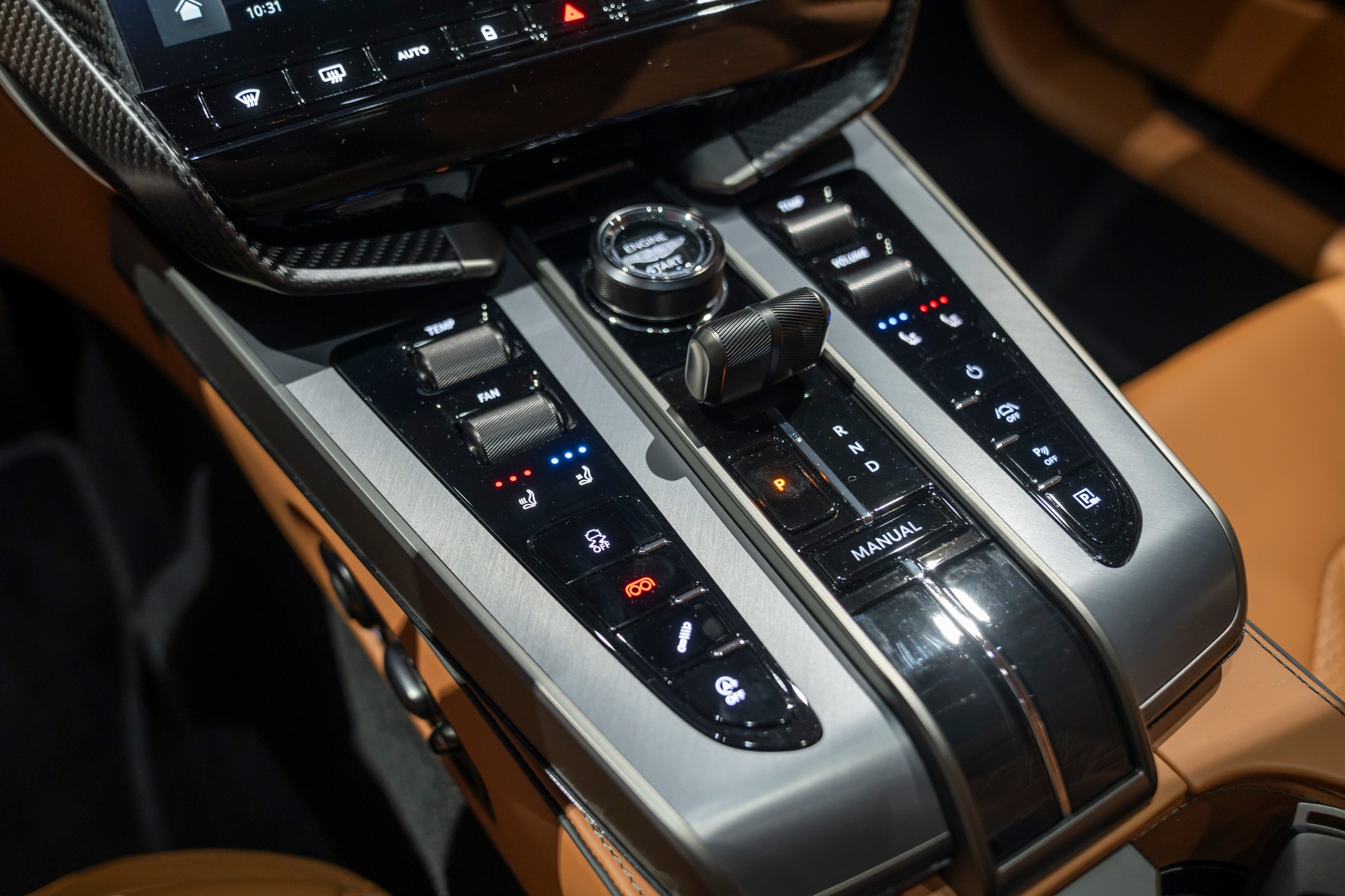 ASTON MARTIN Vanquish 5.2 V12 Bi-Turbo-image-16