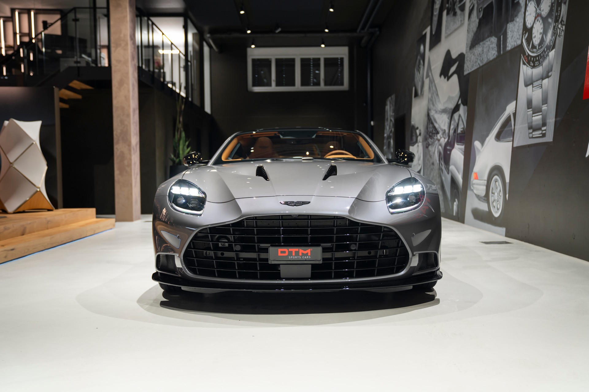 ASTON MARTIN Vanquish 5.2 V12 Bi-Turbo-showroom-element-1
