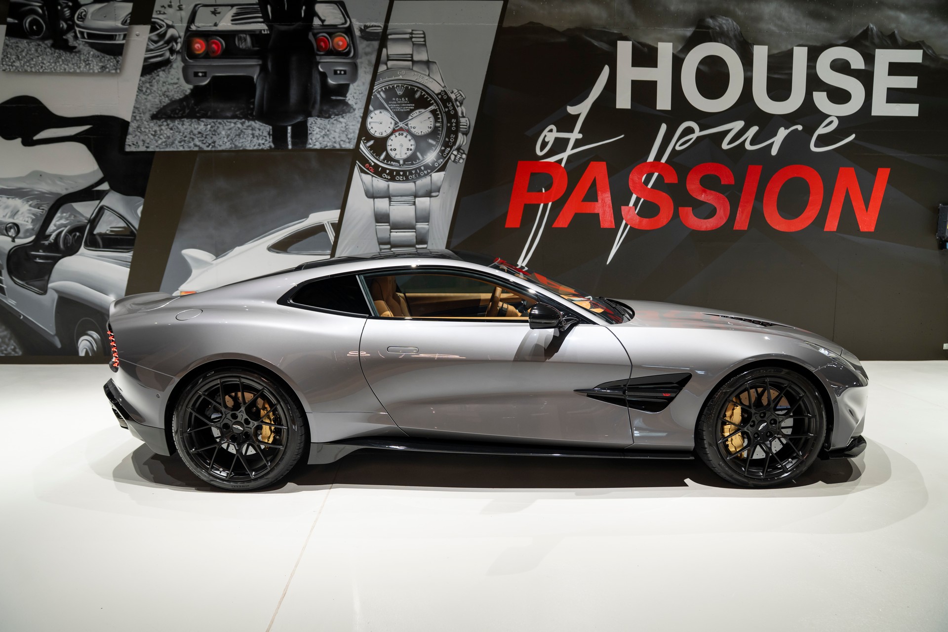 ASTON MARTIN Vanquish 5.2 V12 Bi-Turbo-showroom-element-2