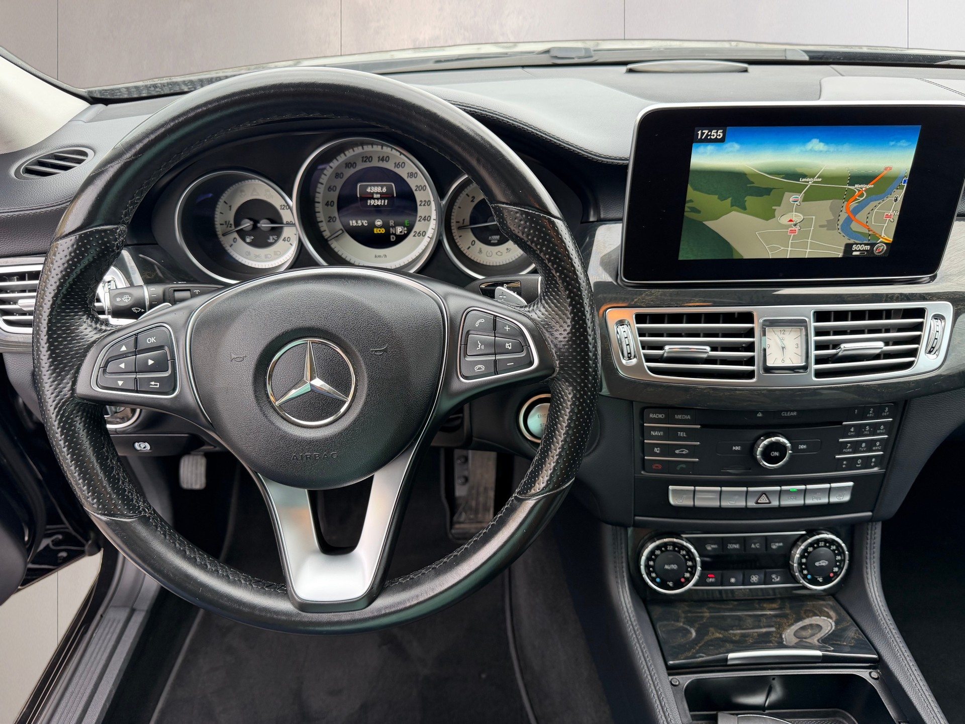 MERCEDES-BENZ CLS Shooting Brake 250 BlueTEC 4Matic 7G-Tronic-image-11